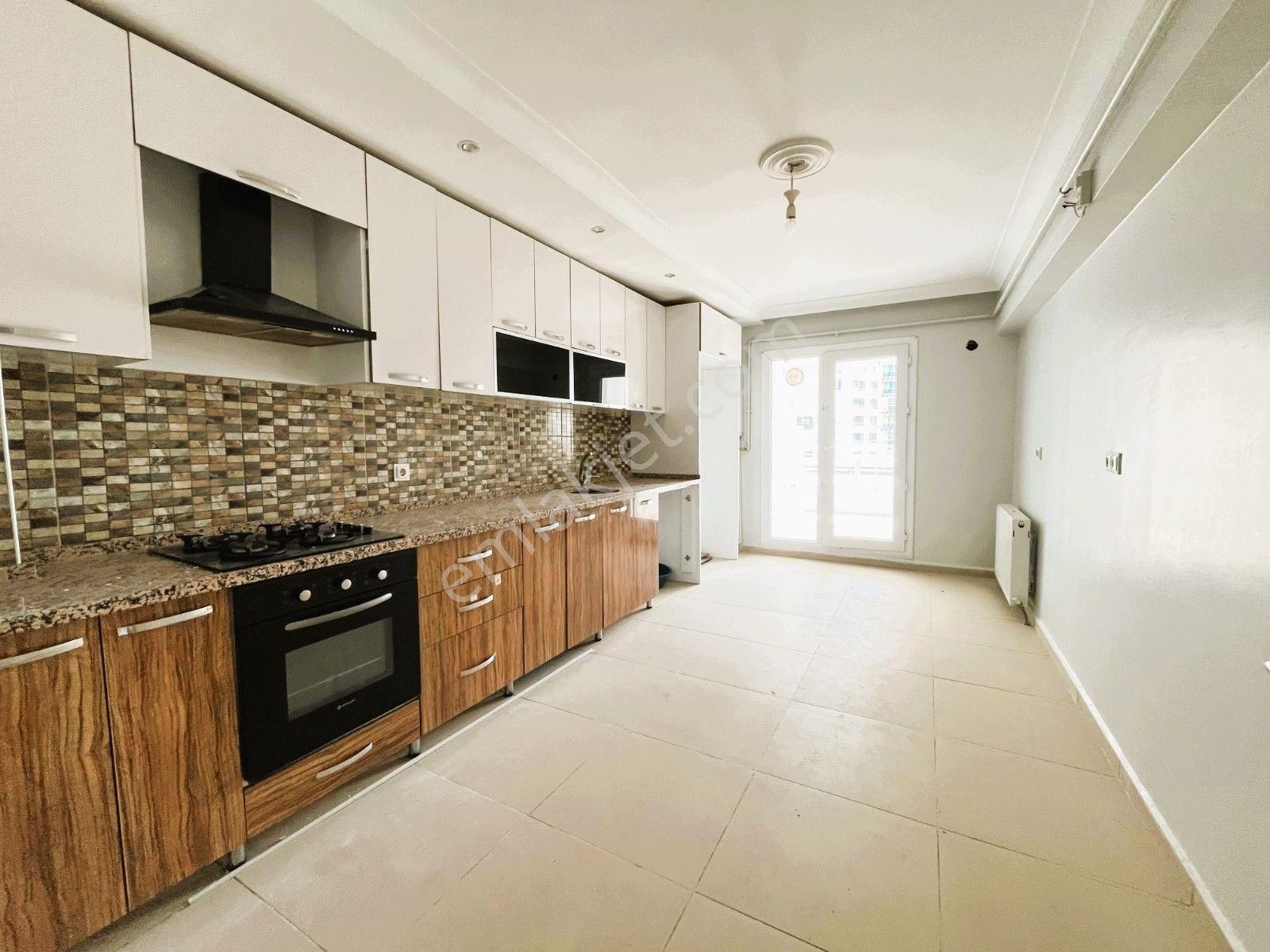 Gökçe Emlak 'tan Merkezde 4+1 Güney Cephe Fırsat Daire - Görsel 5