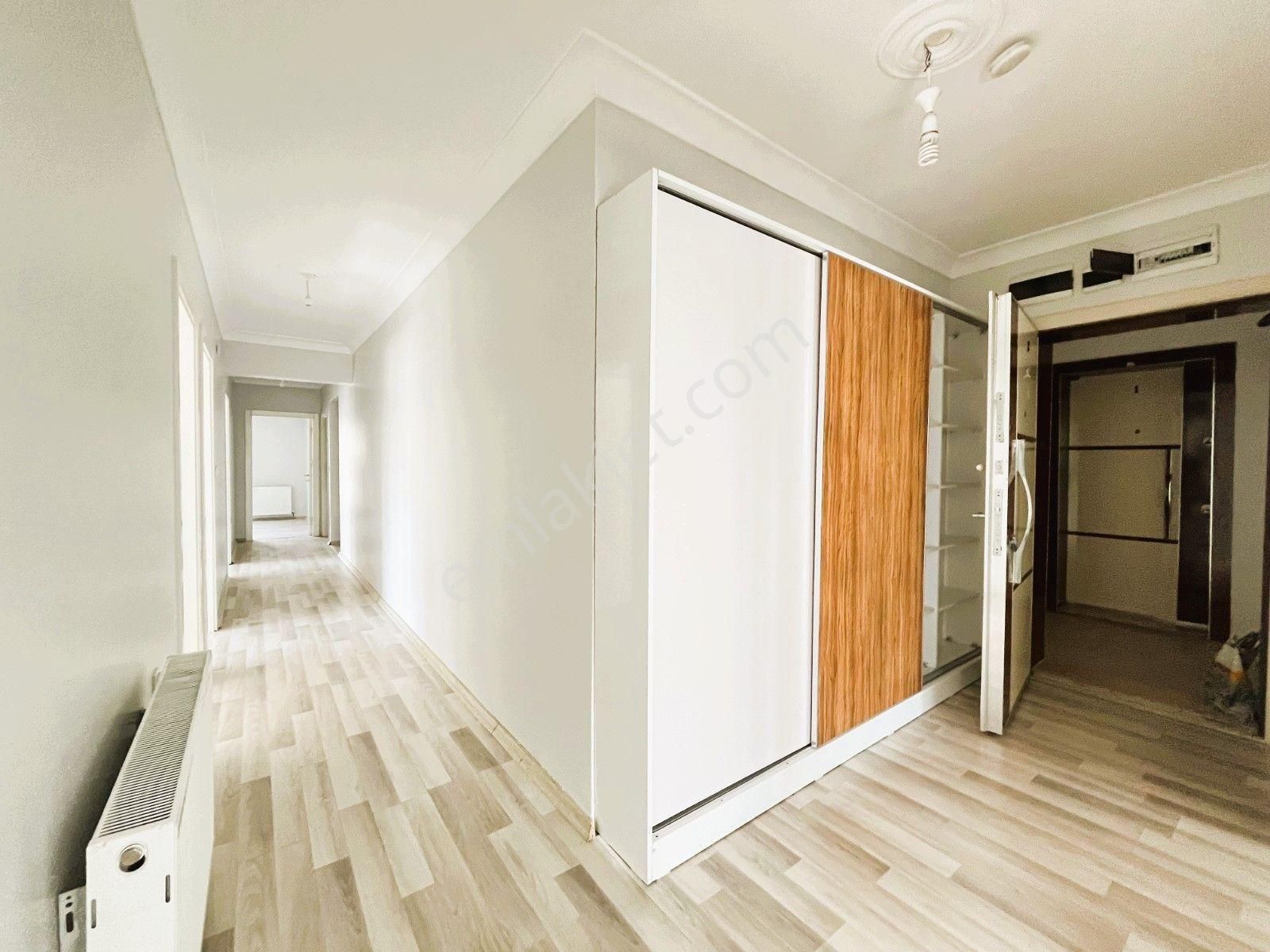 Gökçe Emlak 'tan Merkezde 4+1 Güney Cephe Fırsat Daire - Görsel 7