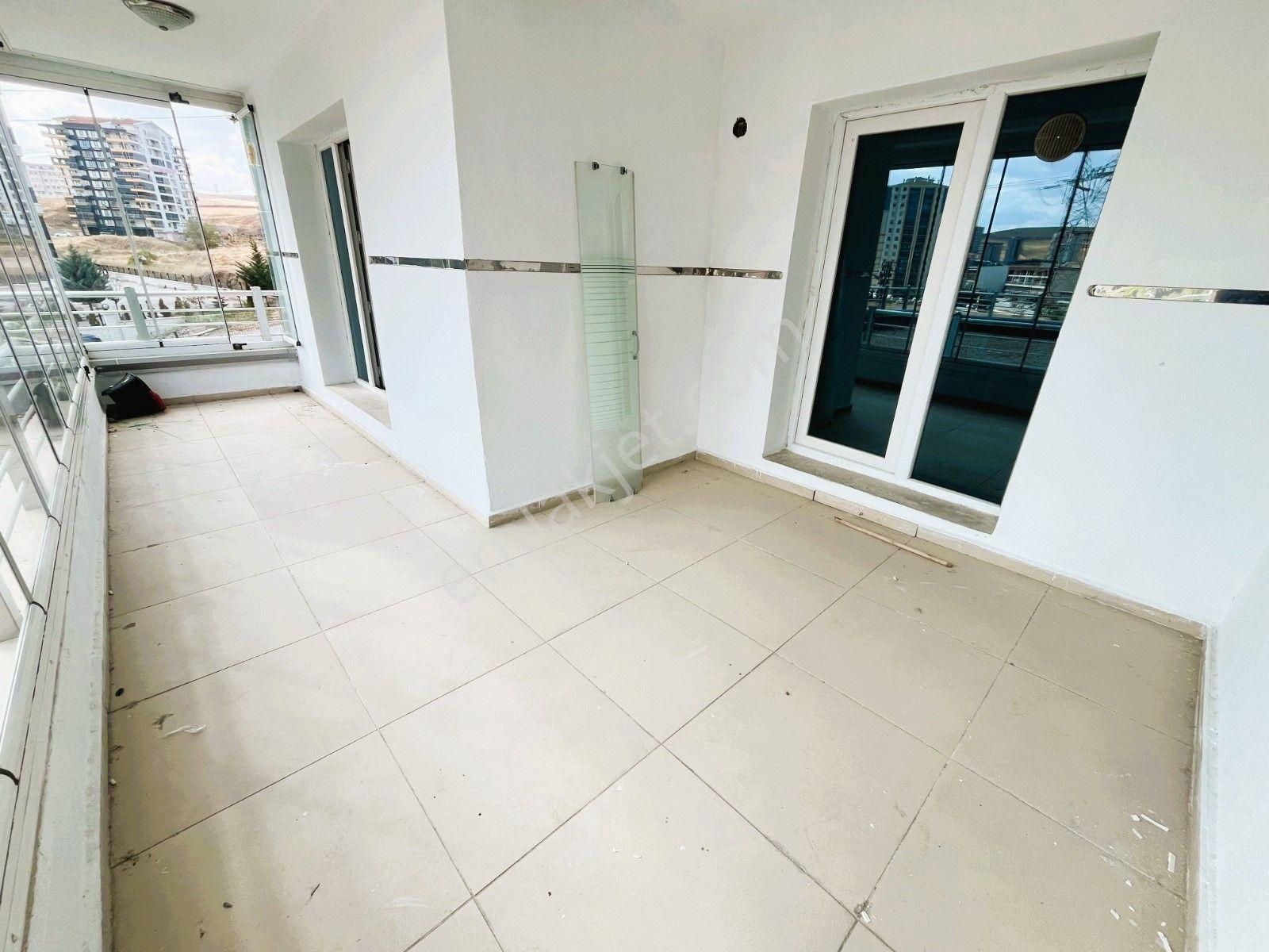 Gökçe Emlak 'tan Merkezde 4+1 Güney Cephe Fırsat Daire - Görsel 4