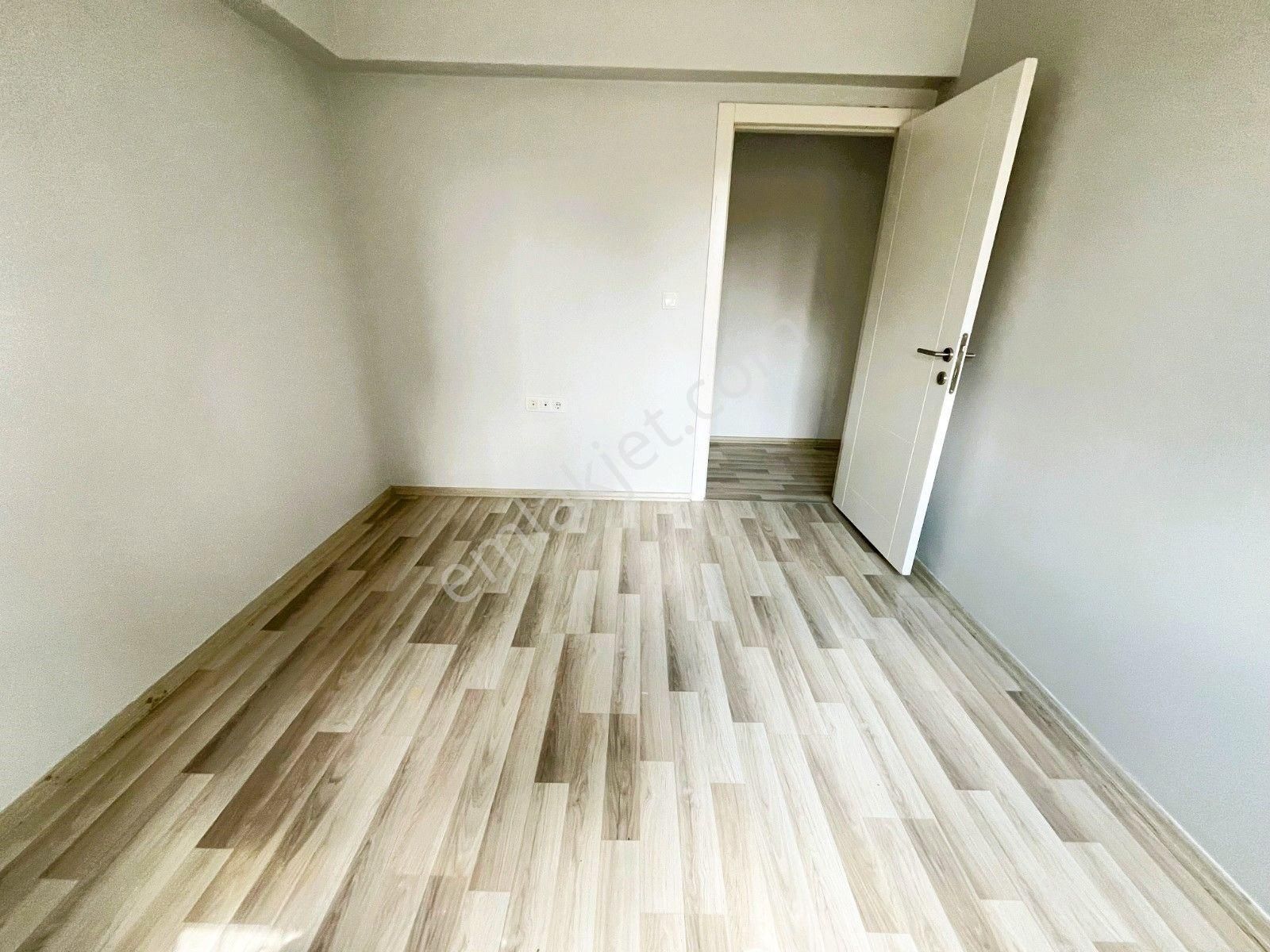 Gökçe Emlak 'tan Merkezde 4+1 Güney Cephe Fırsat Daire - Görsel 14