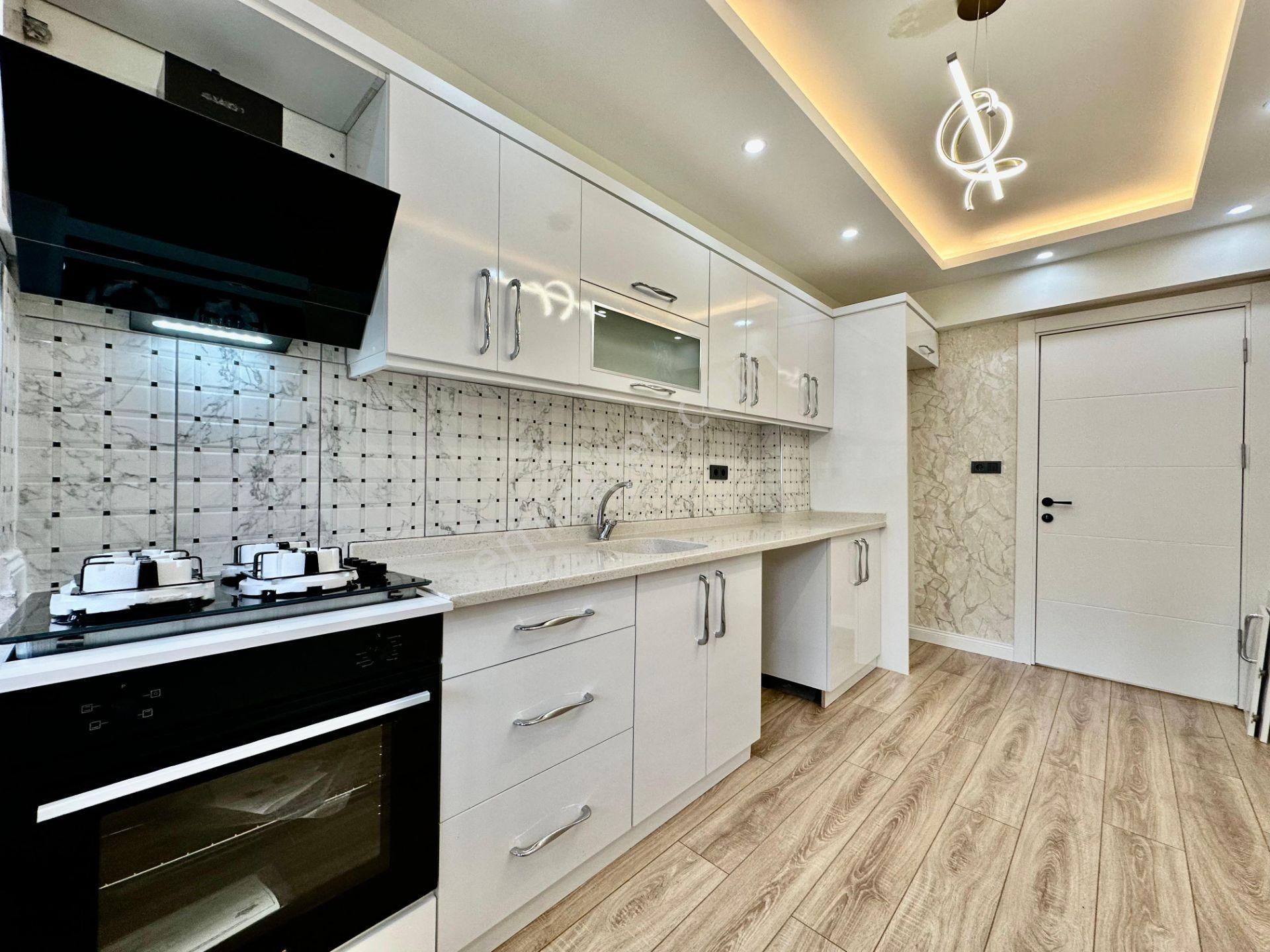 ꧁ay Emlaktan꧂akçay'da Arakat Ön Cephe Denize Sadece 400 M İçi Komple Yapılı Satılık 2+1 Geniş Daire - Görsel 3