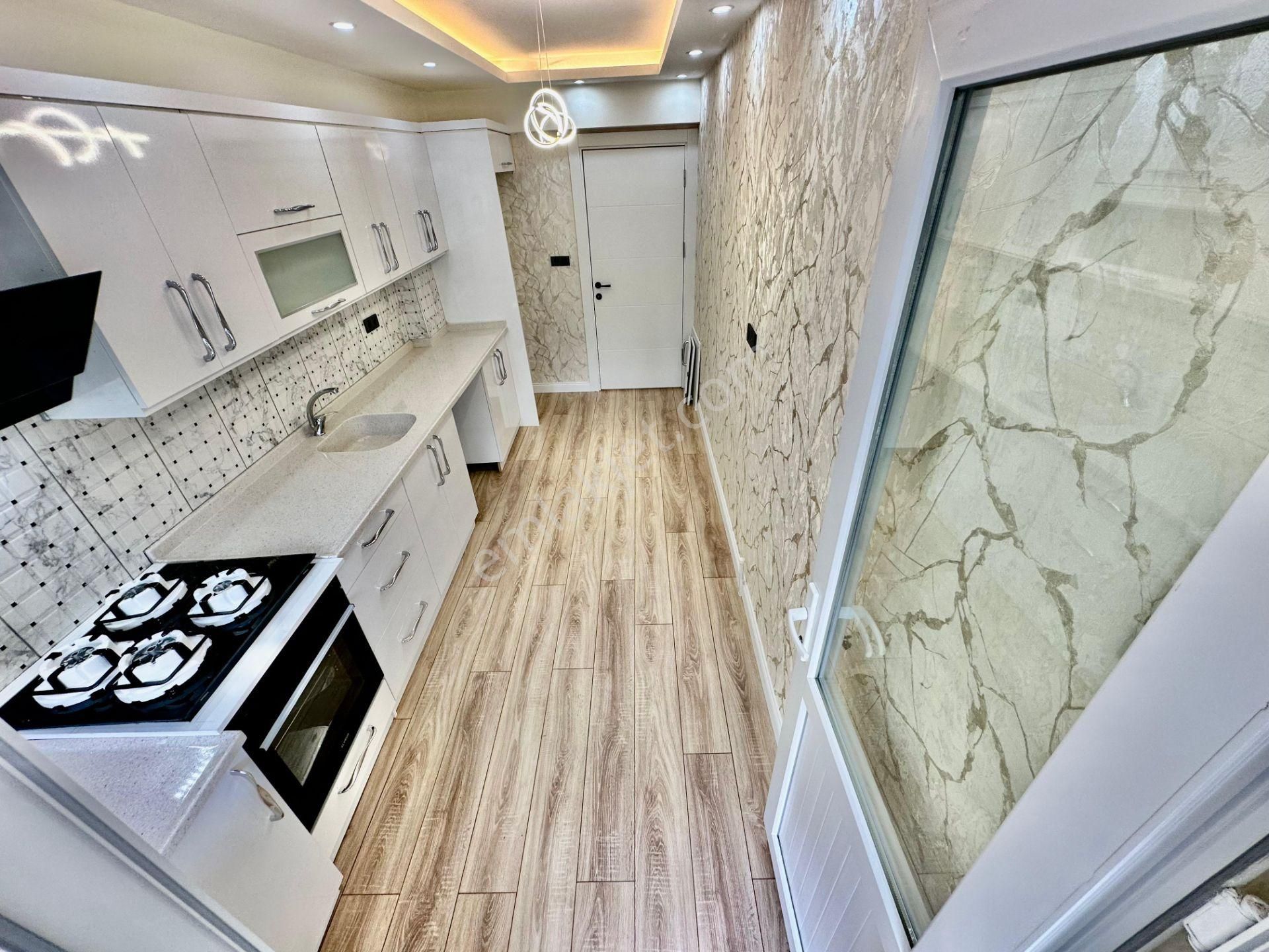 ꧁ay Emlaktan꧂akçay'da Arakat Ön Cephe Denize Sadece 400 M İçi Komple Yapılı Satılık 2+1 Geniş Daire - Görsel 6