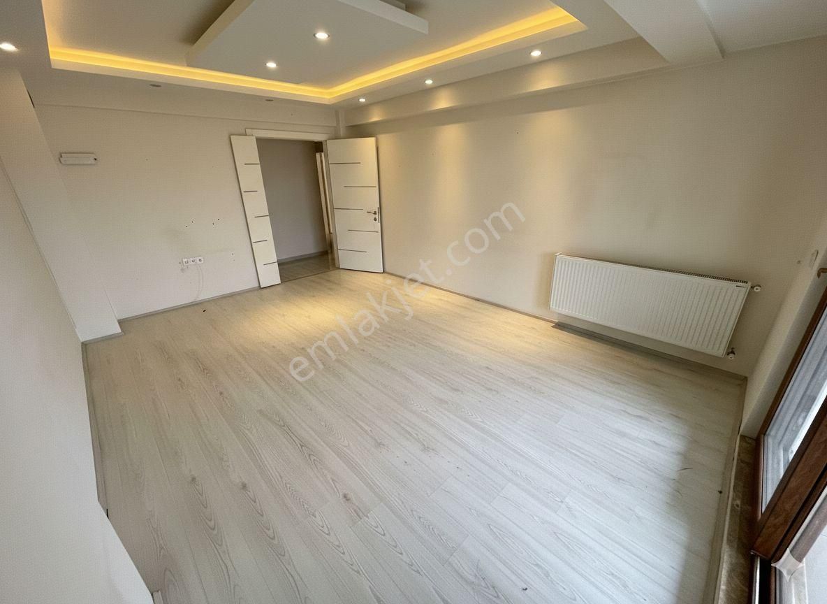 Ender Uysal Gayrimenkulden Şemiklerde 2+1 Asansörlü Satılık Geniş Daire... - Görsel 3