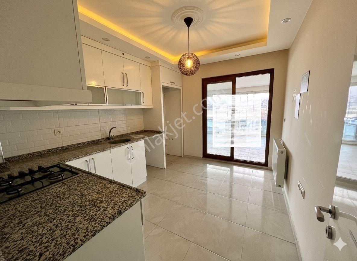 Ender Uysal Gayrimenkulden Şemiklerde 2+1 Asansörlü Satılık Geniş Daire... - Görsel 2