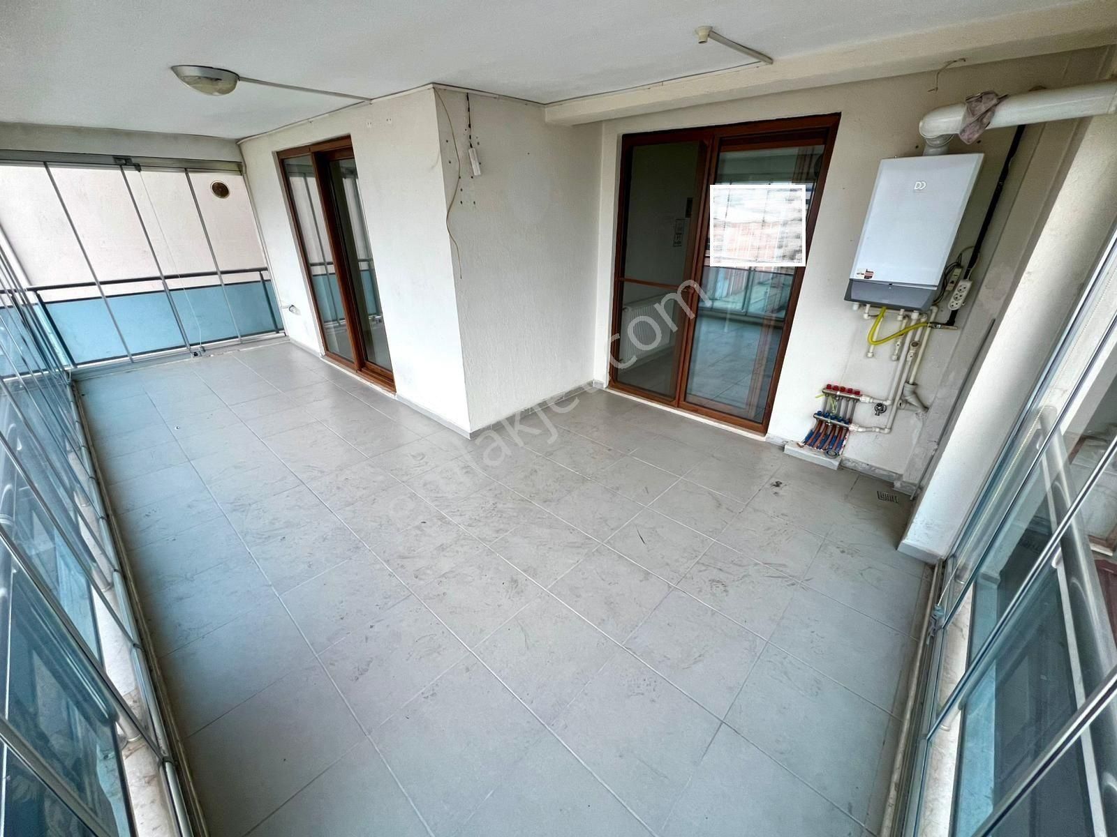 Ender Uysal Gayrimenkulden Şemiklerde 2+1 Asansörlü Satılık Geniş Daire... - Görsel 11