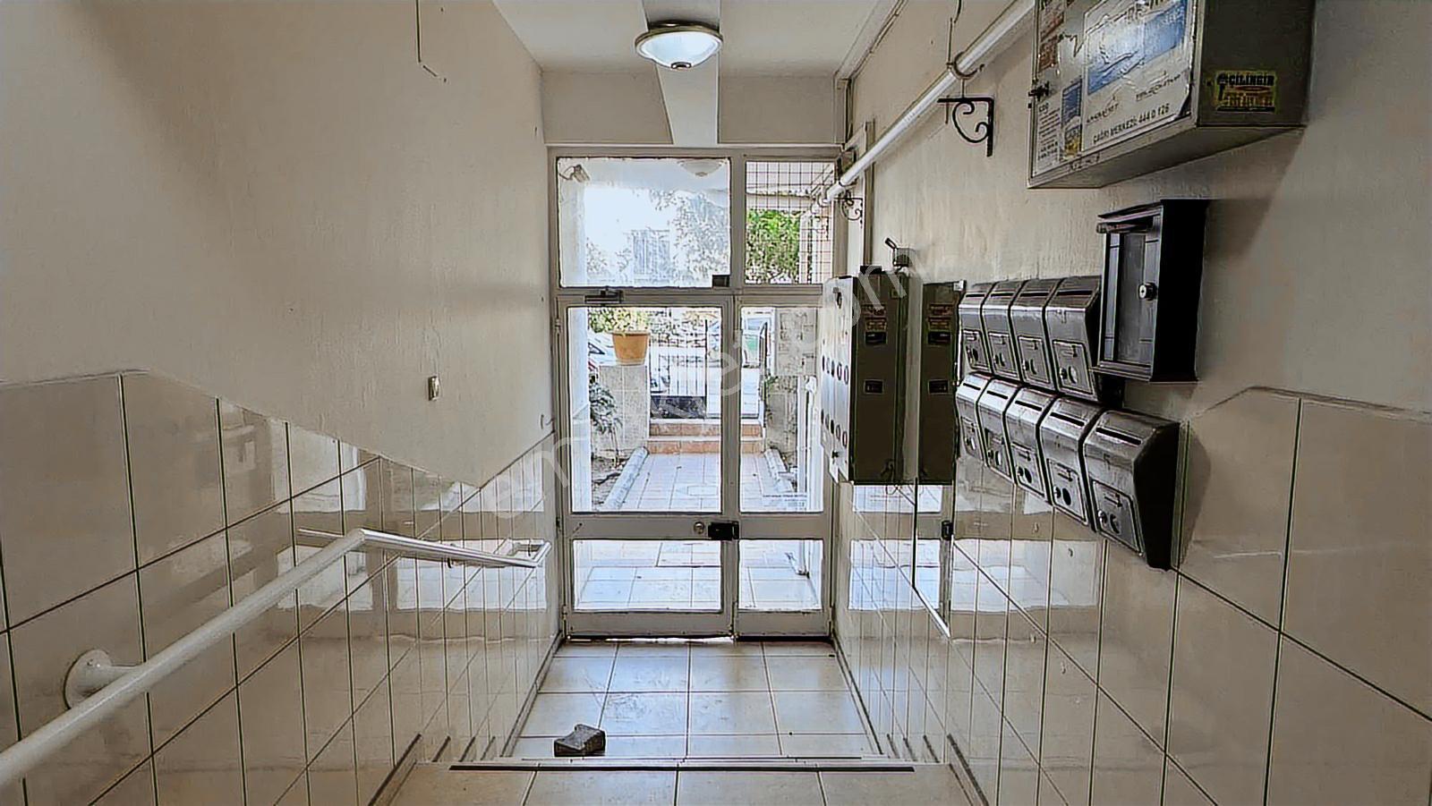 Göztepe Stad Yanı Köşe Binada Geniş 2+1 120m2 Arakat Otoparklı - Görsel 5