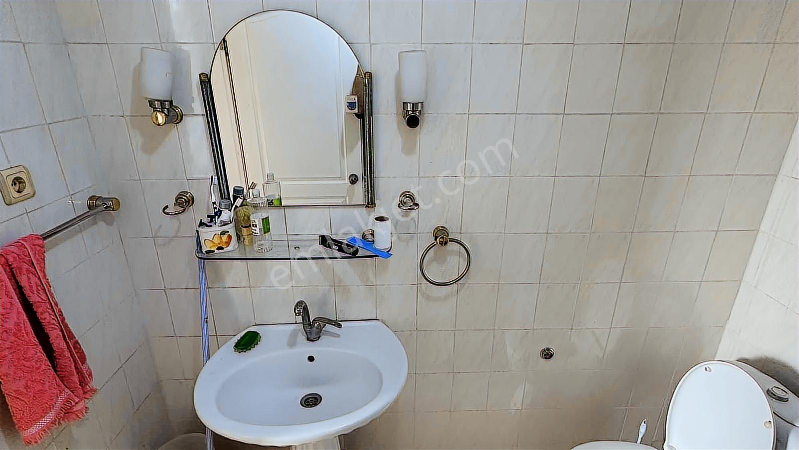 Göztepe Stad Yanı Köşe Binada Geniş 2+1 120m2 Arakat Otoparklı - Görsel 13