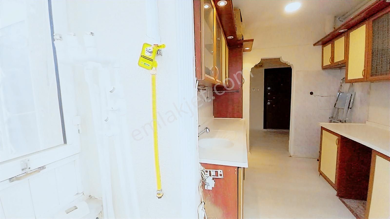 Akçay Merkezde Denize 80 Metre 2+1 Giriş Kat Satılık Daire - Görsel 8