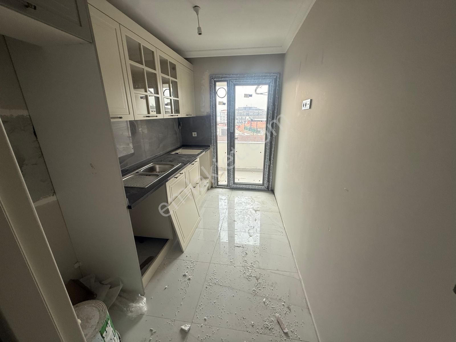 Küçükçekmece Lale Sokak'ta Satılık 2+1 Lüks Site İçi Daire - Görsel 6