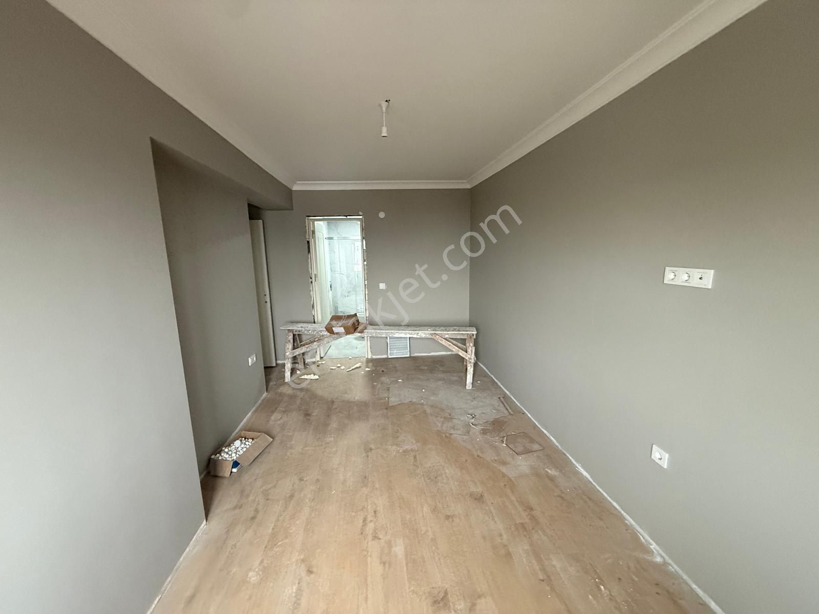 Küçükçekmece Lale Sokak'ta Satılık 2+1 Lüks Site İçi Daire - Görsel 4