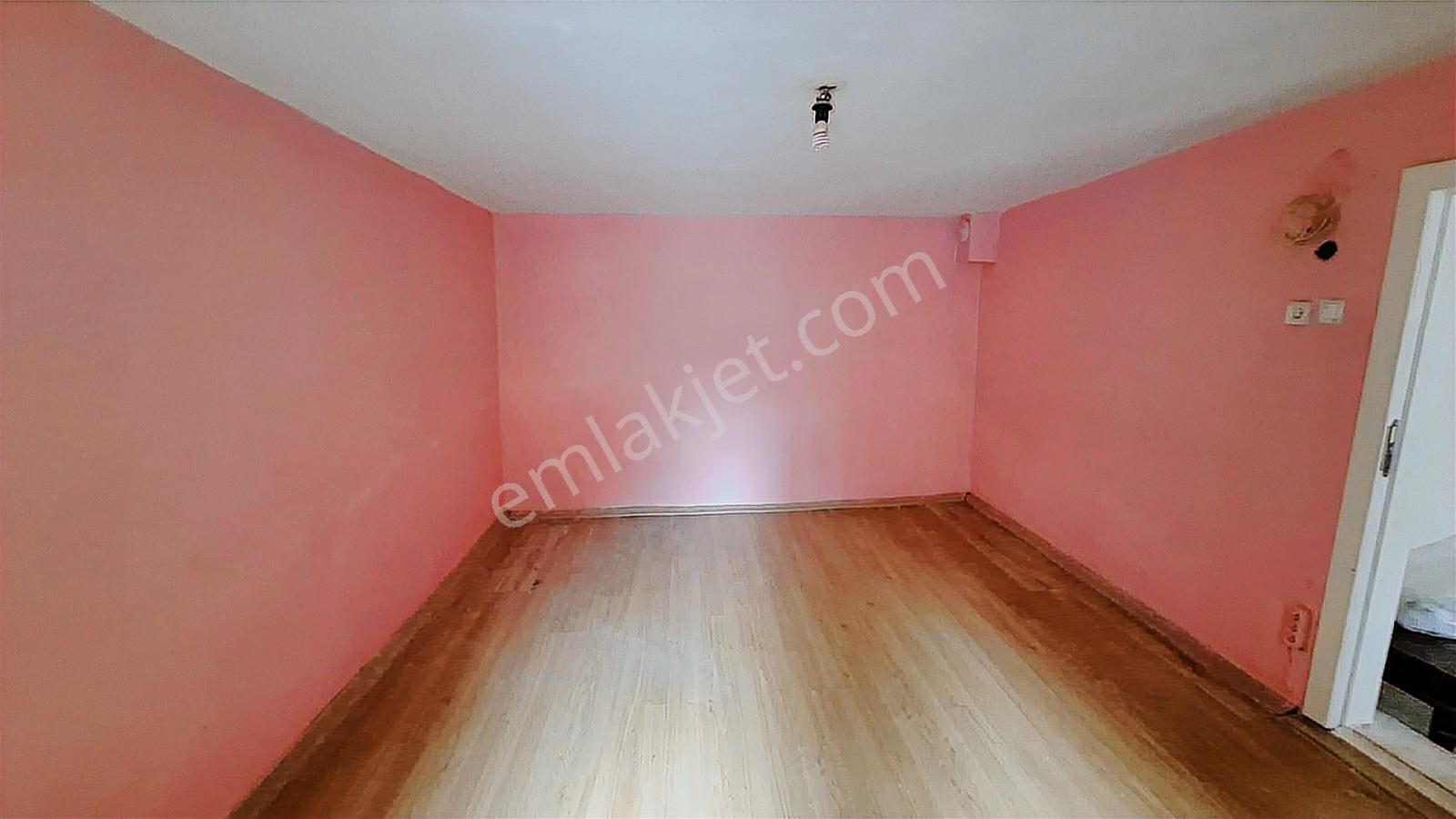 Remax Arma'dan Izmır Buca Yıldız Mh. Kıralık 1+1 Daıre - Görsel 3