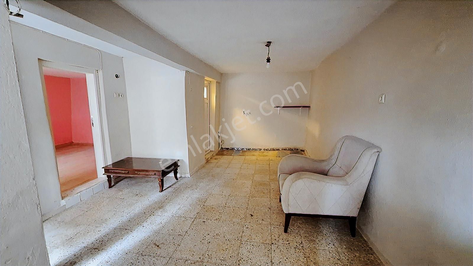 Remax Arma'dan Izmır Buca Yıldız Mh. Kıralık 1+1 Daıre - Görsel 4