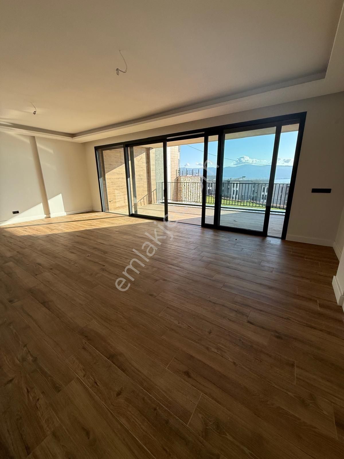 Deniz Manzarahavuzlu Sitede 185 M2 3+1 Sıfır Daire - Görsel 7