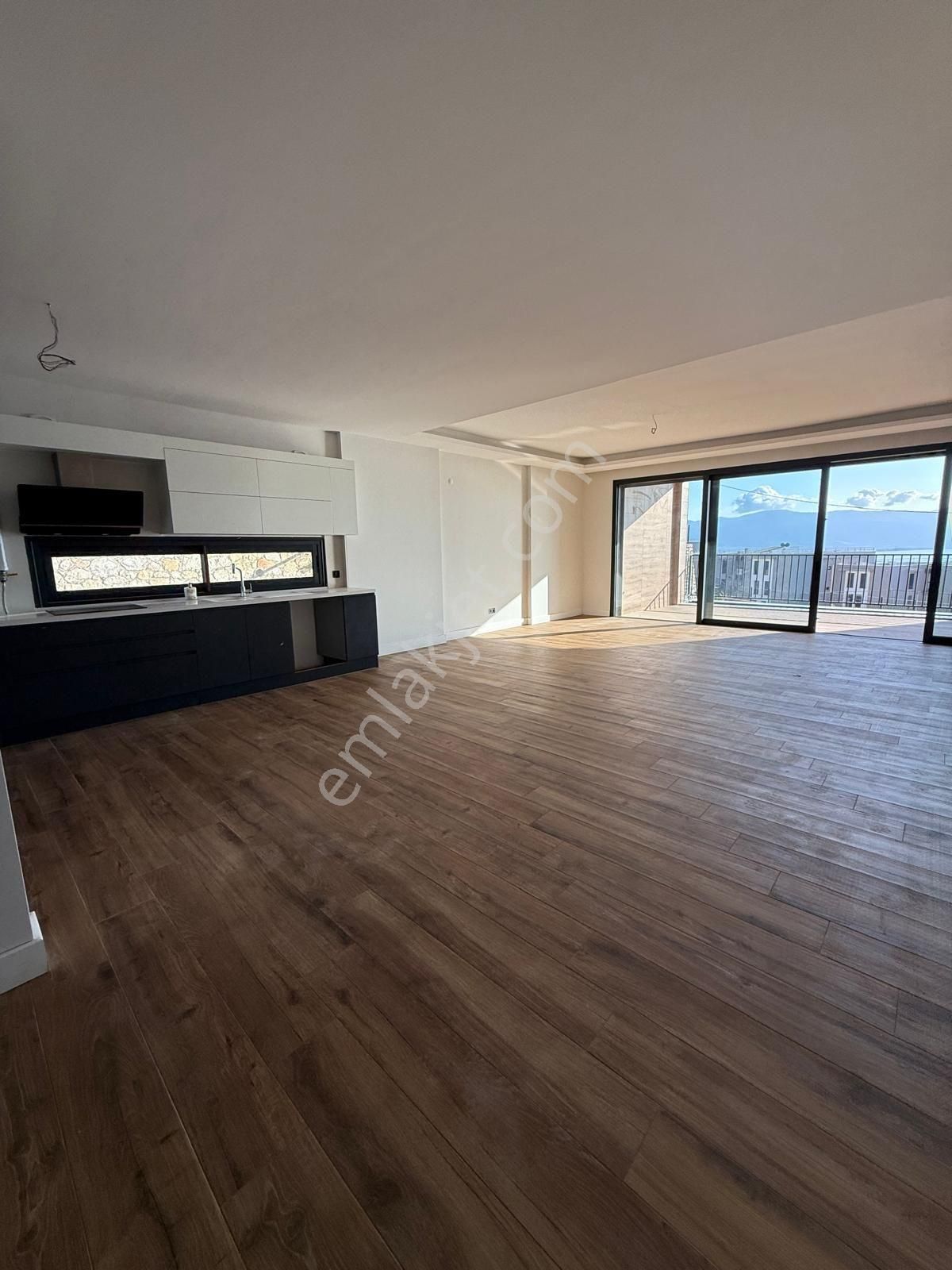 Deniz Manzarahavuzlu Sitede 185 M2 3+1 Sıfır Daire - Görsel 4