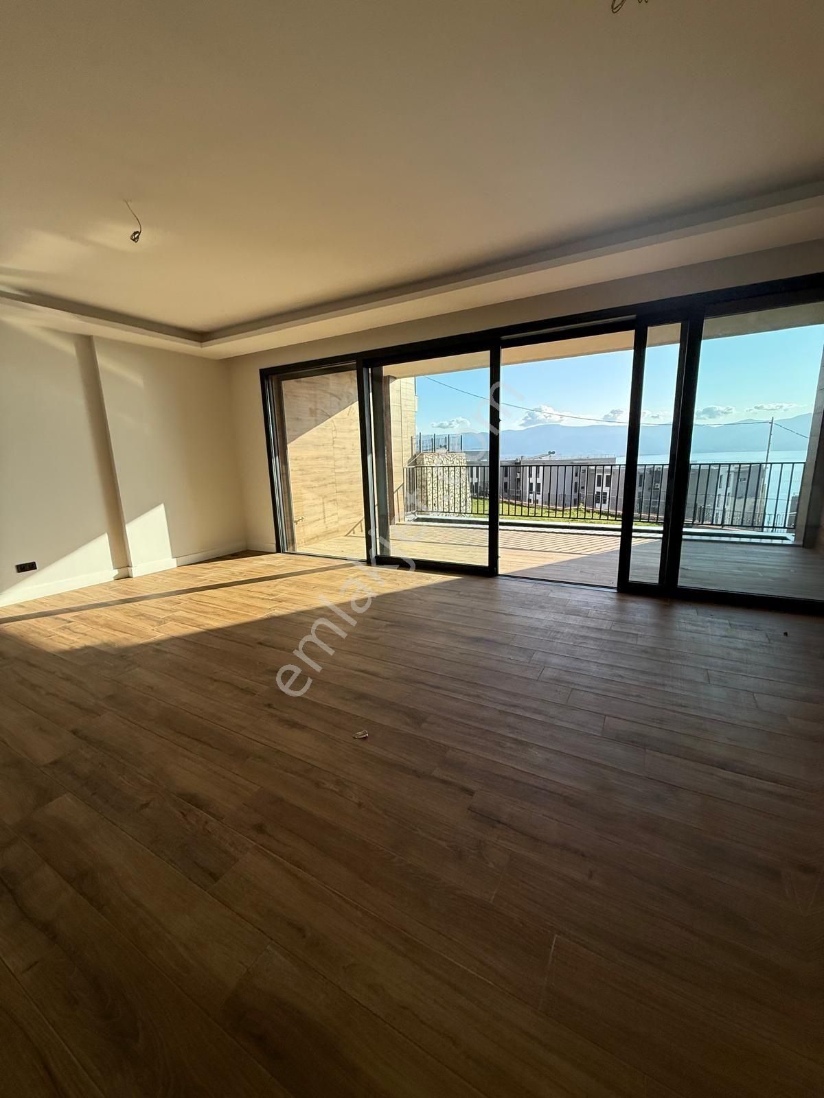 Deniz Manzarahavuzlu Sitede 185 M2 3+1 Sıfır Daire - Görsel 6