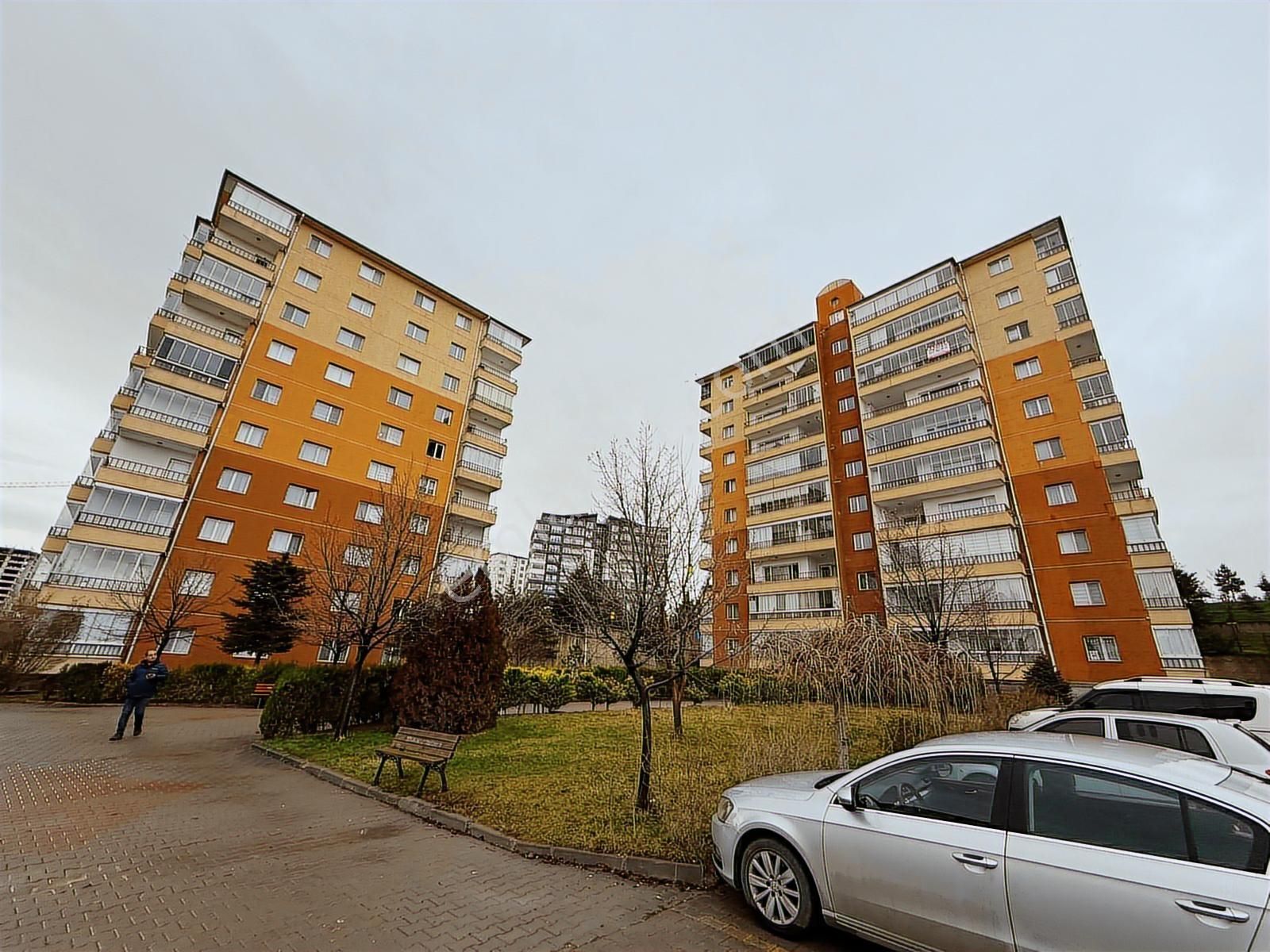 Rıza Acar'dan Turgut Özal Mahallesi Dört Pınar Sit. Yapılı 3+1 - Görsel 2