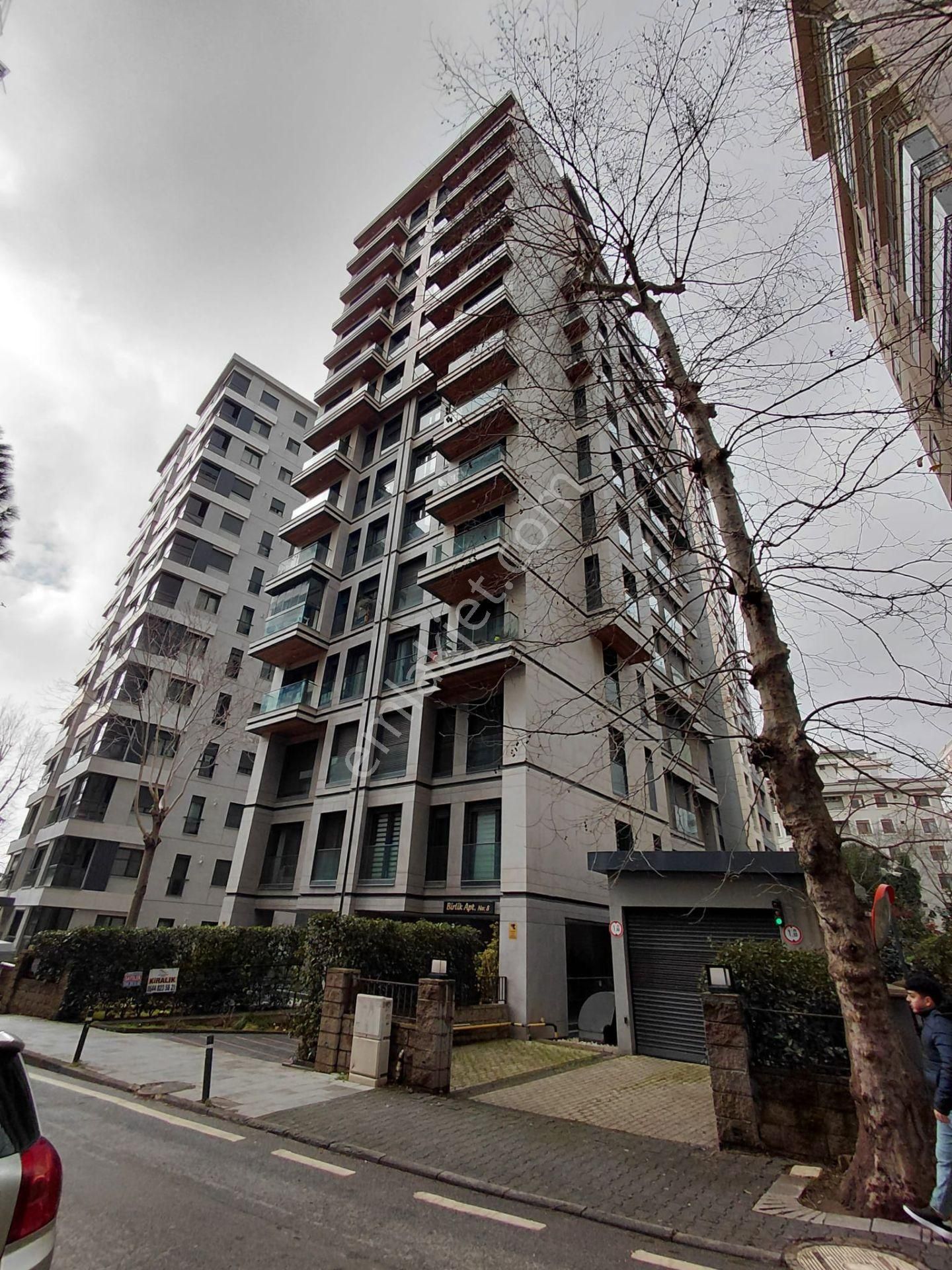 Kadıköy Kalamış Sahil Yolunda 3+1 Kiralık Daire 90 M2 Net