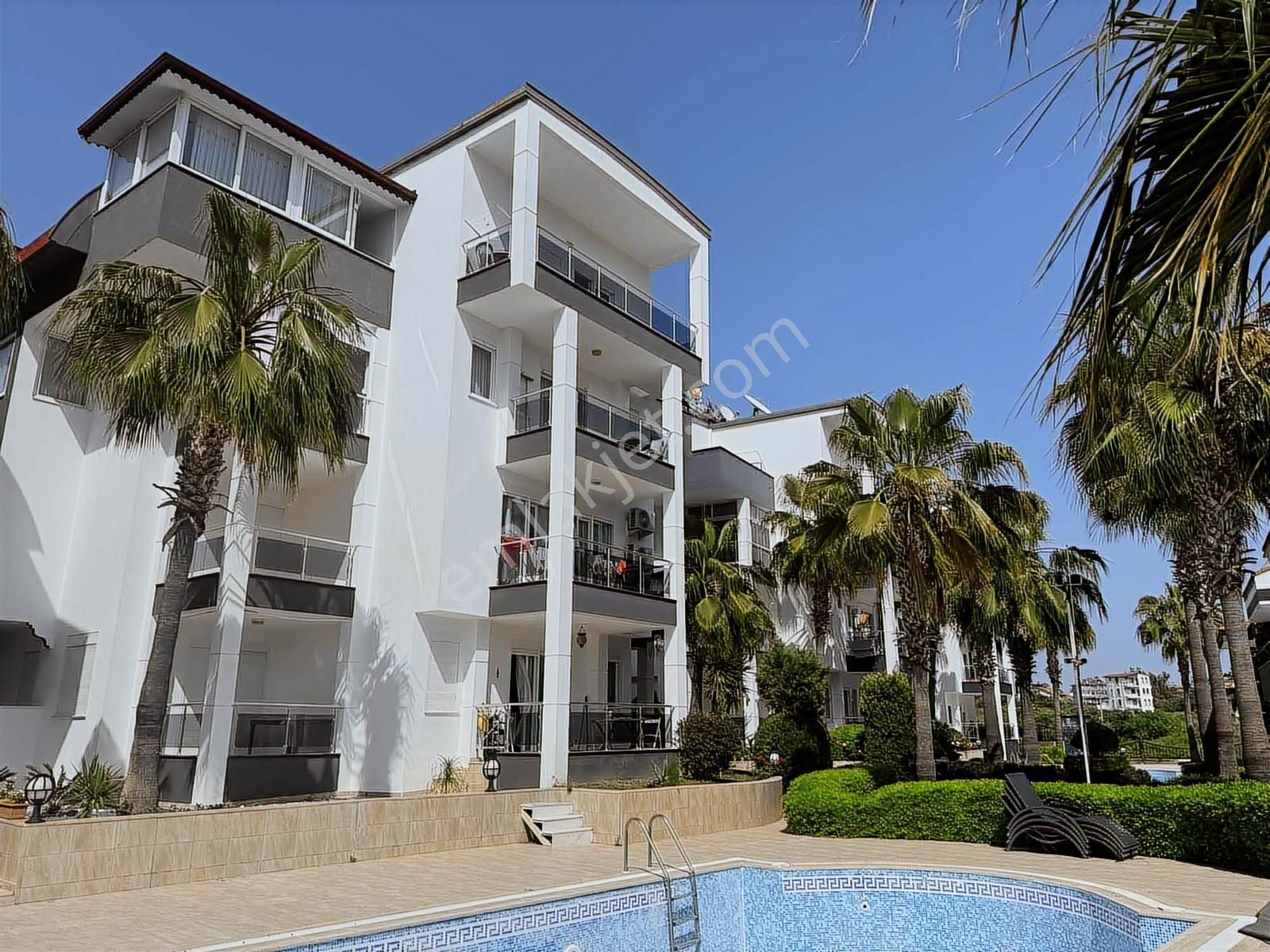 Side Oteller Bölgesinde Site İçerisinde Kiralık Dubleks Daire