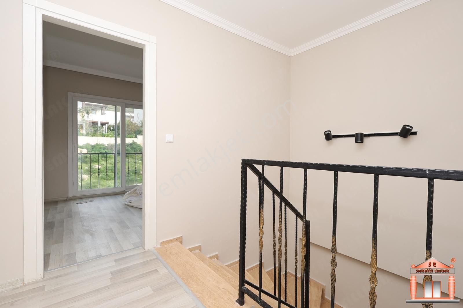 ️s-a-k-a-l-l-ı-dan Akyarlarda Bahçeli Kiralık Dubleks - Görsel 8