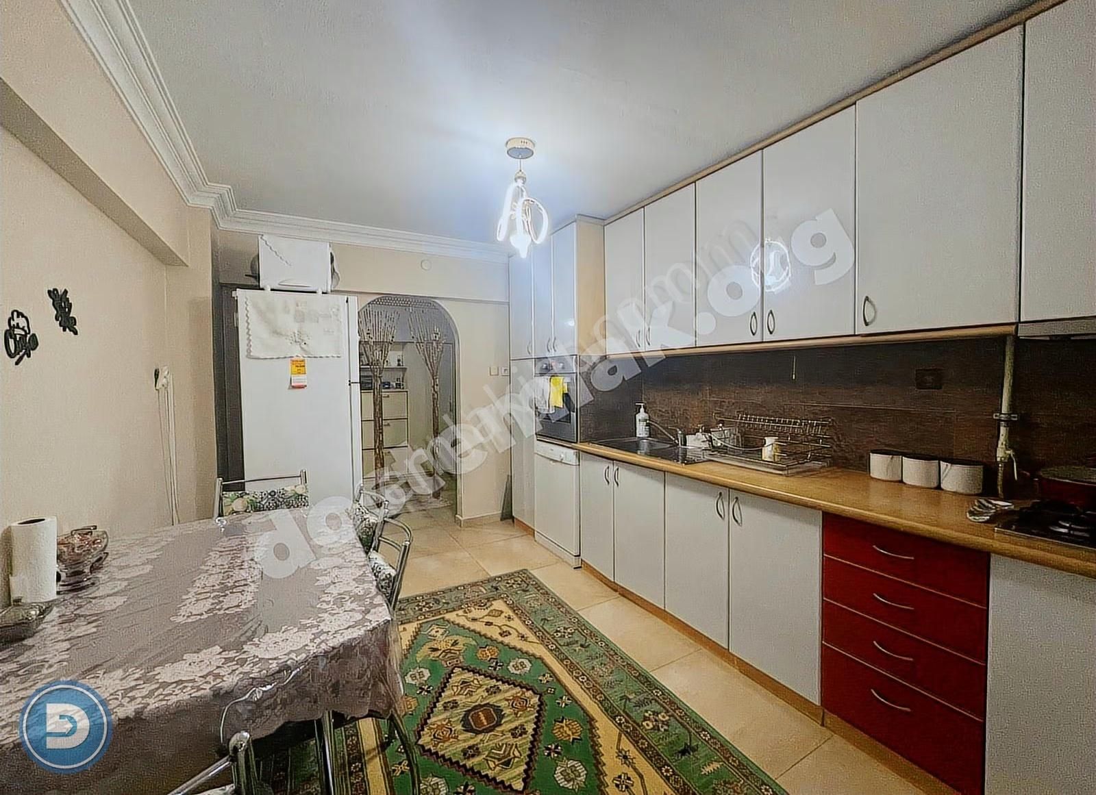 Ataevlerde Fsm Bulvarına Komşu Geniş 3+1 Daire // Dost Emlak - Görsel 2