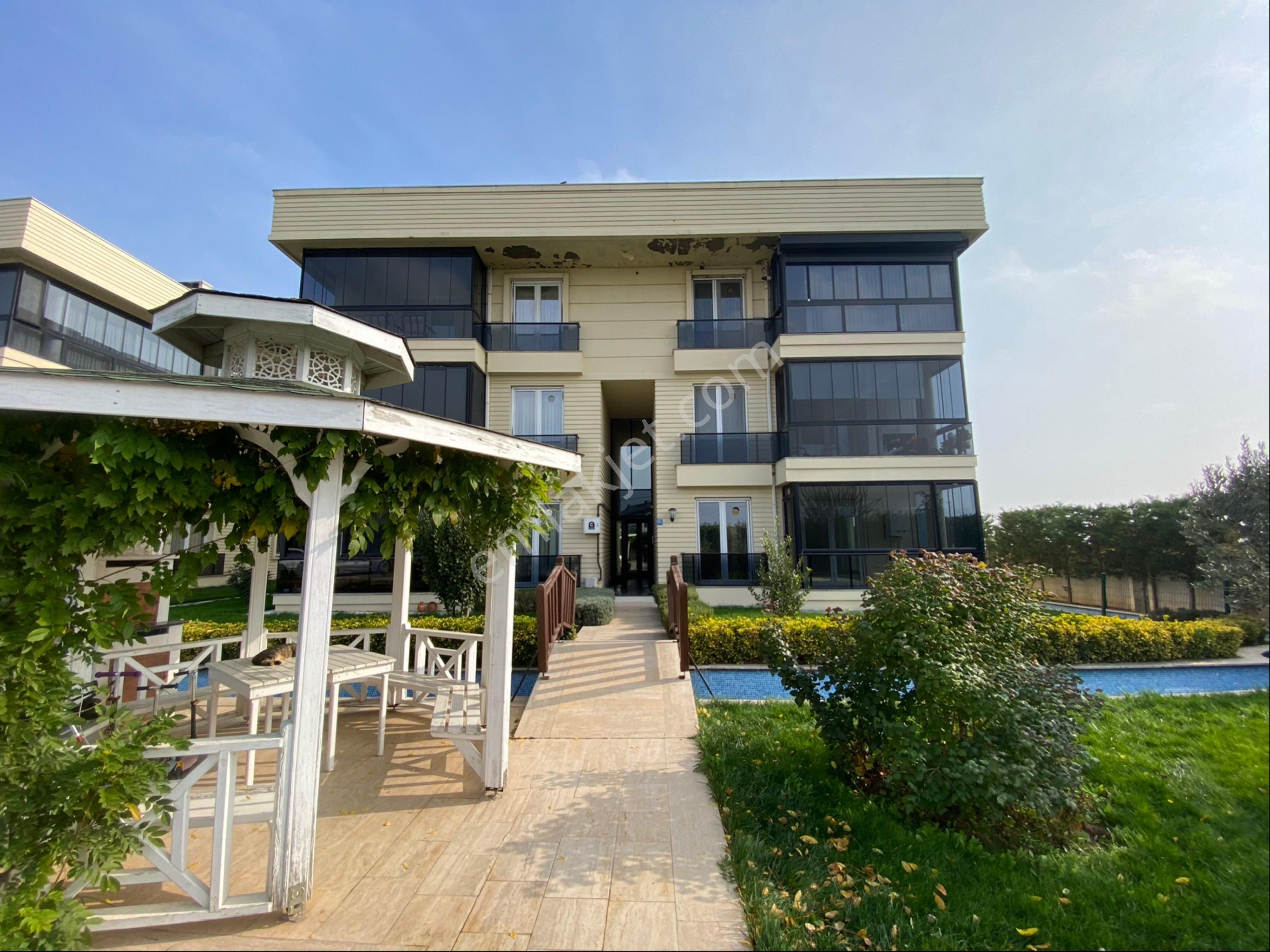 Önerlerde 3+1 Bahçe Katı Site İçerisinde Satılık Lüx Daire // Revos // - Görsel 2