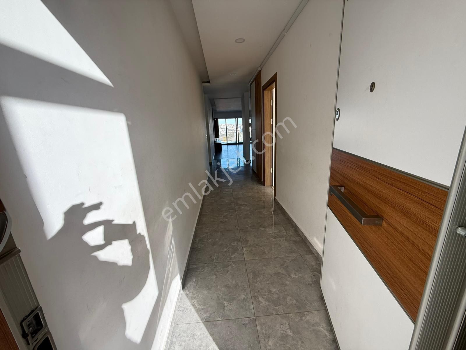 Havuzlu Sitede Arakat 3+1 Daire - Görsel 29