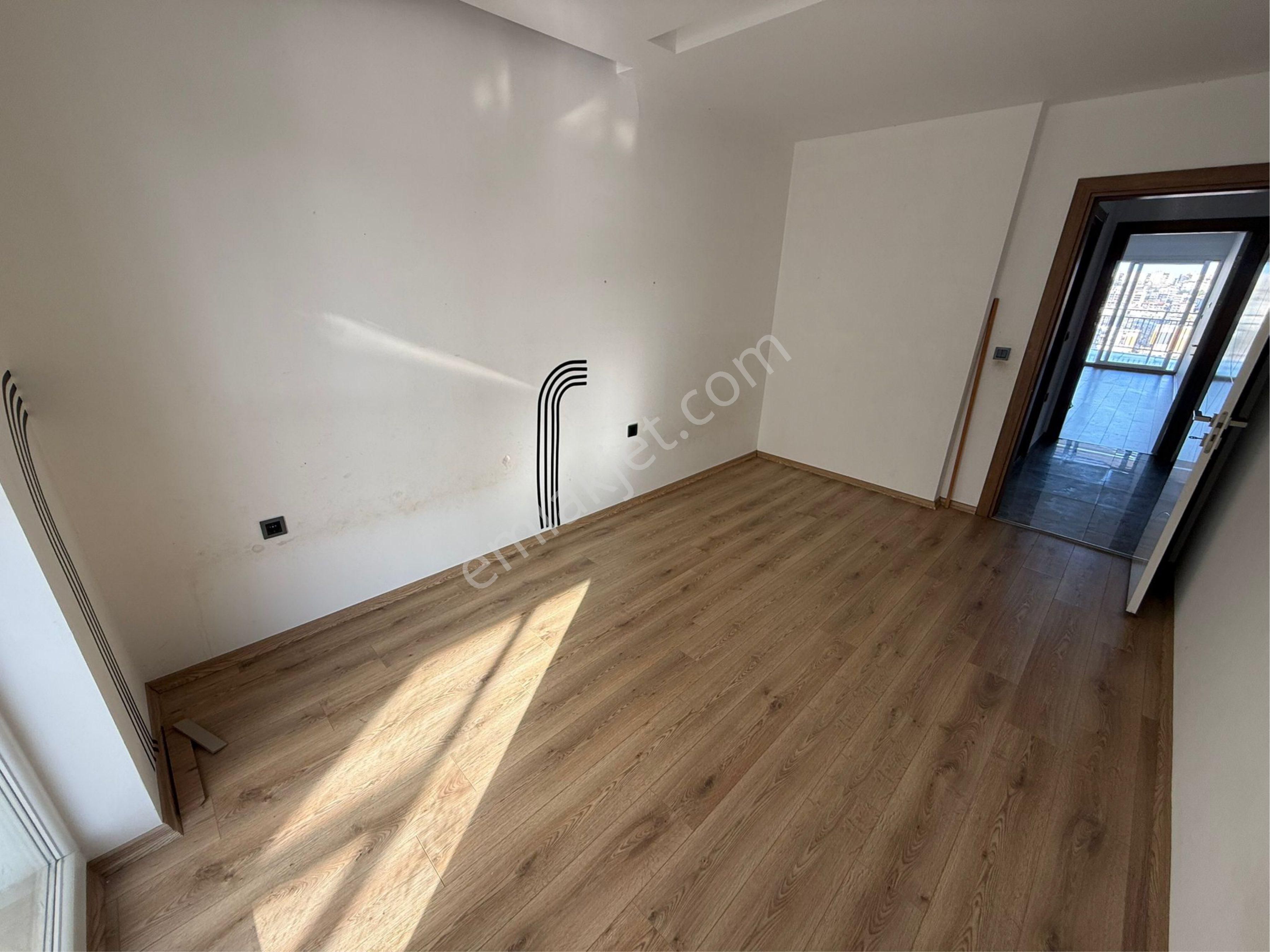 Havuzlu Sitede Arakat 3+1 Daire - Görsel 15