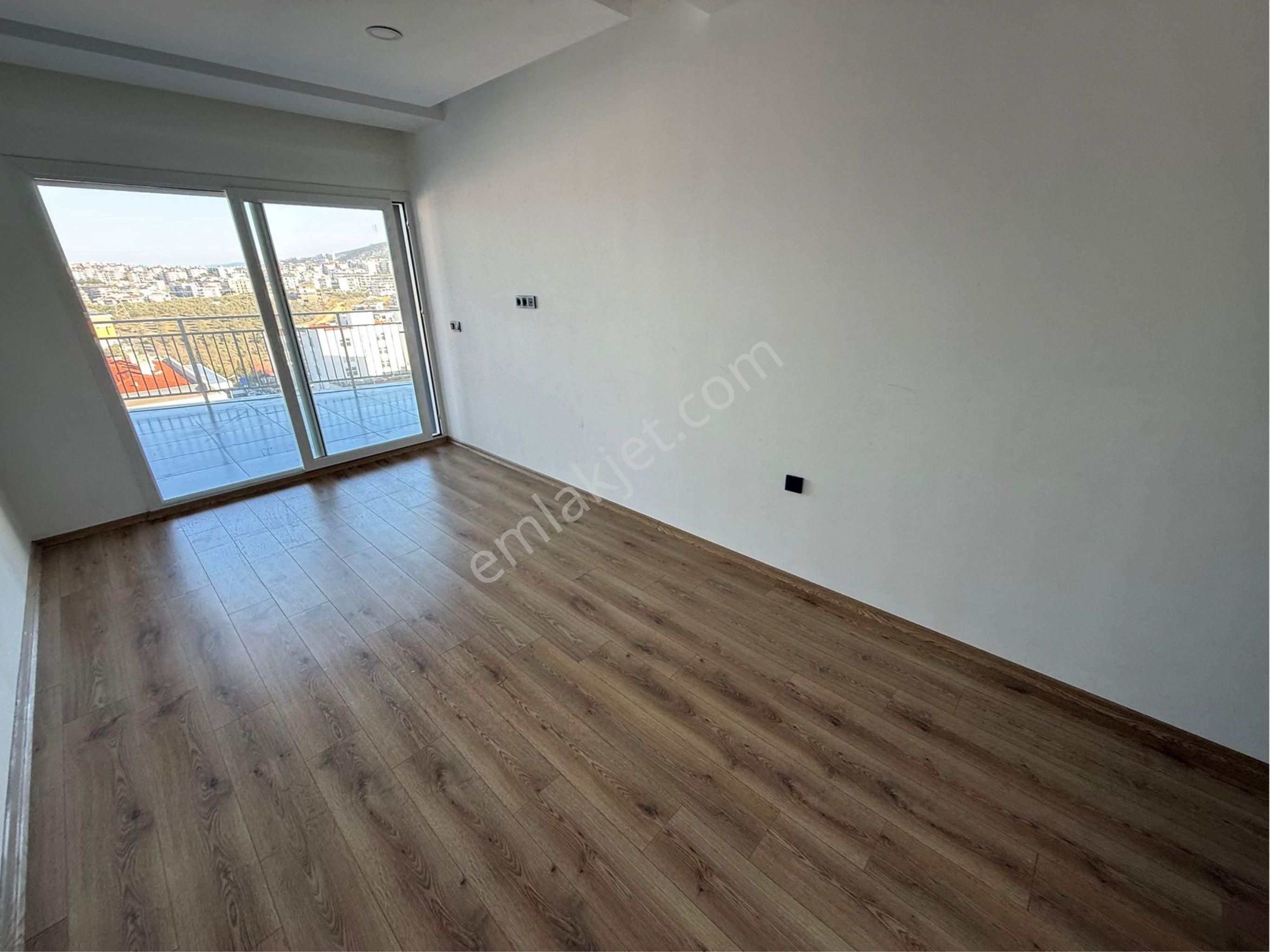 Havuzlu Sitede Arakat 3+1 Daire - Görsel 13