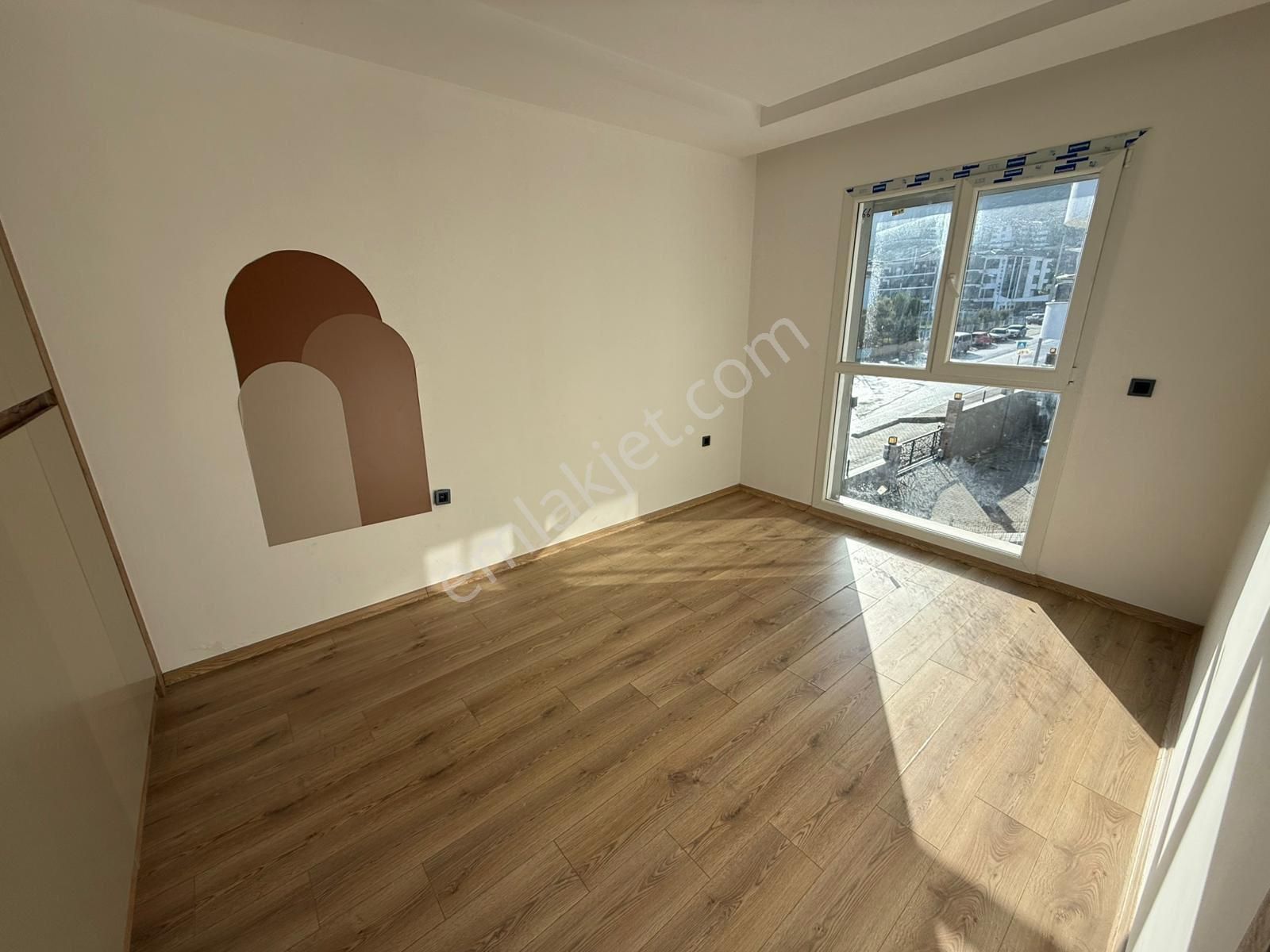 Havuzlu Sitede Arakat 3+1 Daire - Görsel 26