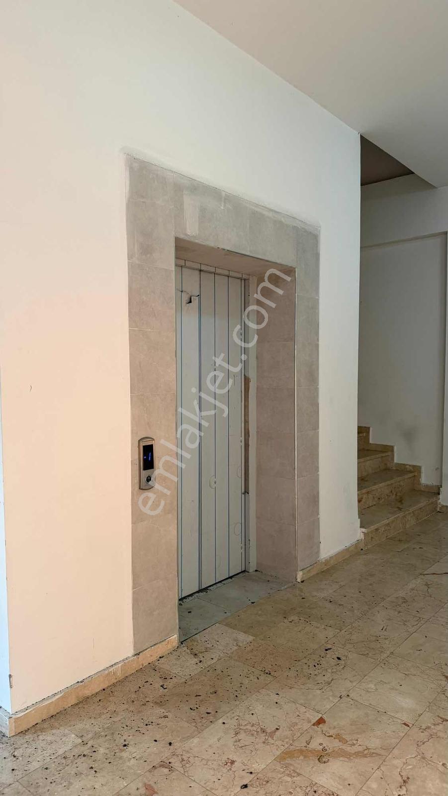 Merkezi Konumda 400 M² Asansörlü Kiralık İşyeri - Görsel 13
