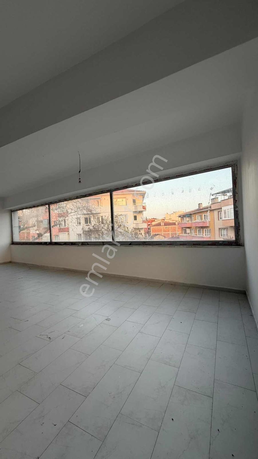 Merkezi Konumda 400 M² Asansörlü Kiralık İşyeri - Görsel 4