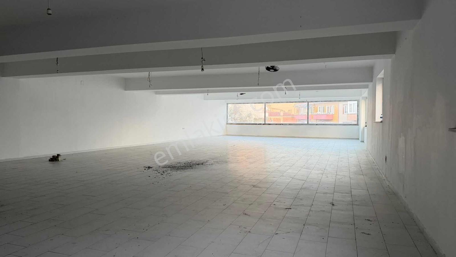 Merkezi Konumda 400 M² Asansörlü Kiralık İşyeri - Görsel 16