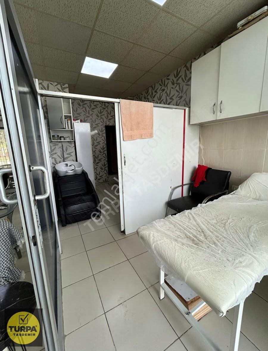 Gaziemir Yeşil Mah.'nde Merkezi Konumlu Acil Satılık Dükkan - Görsel 4