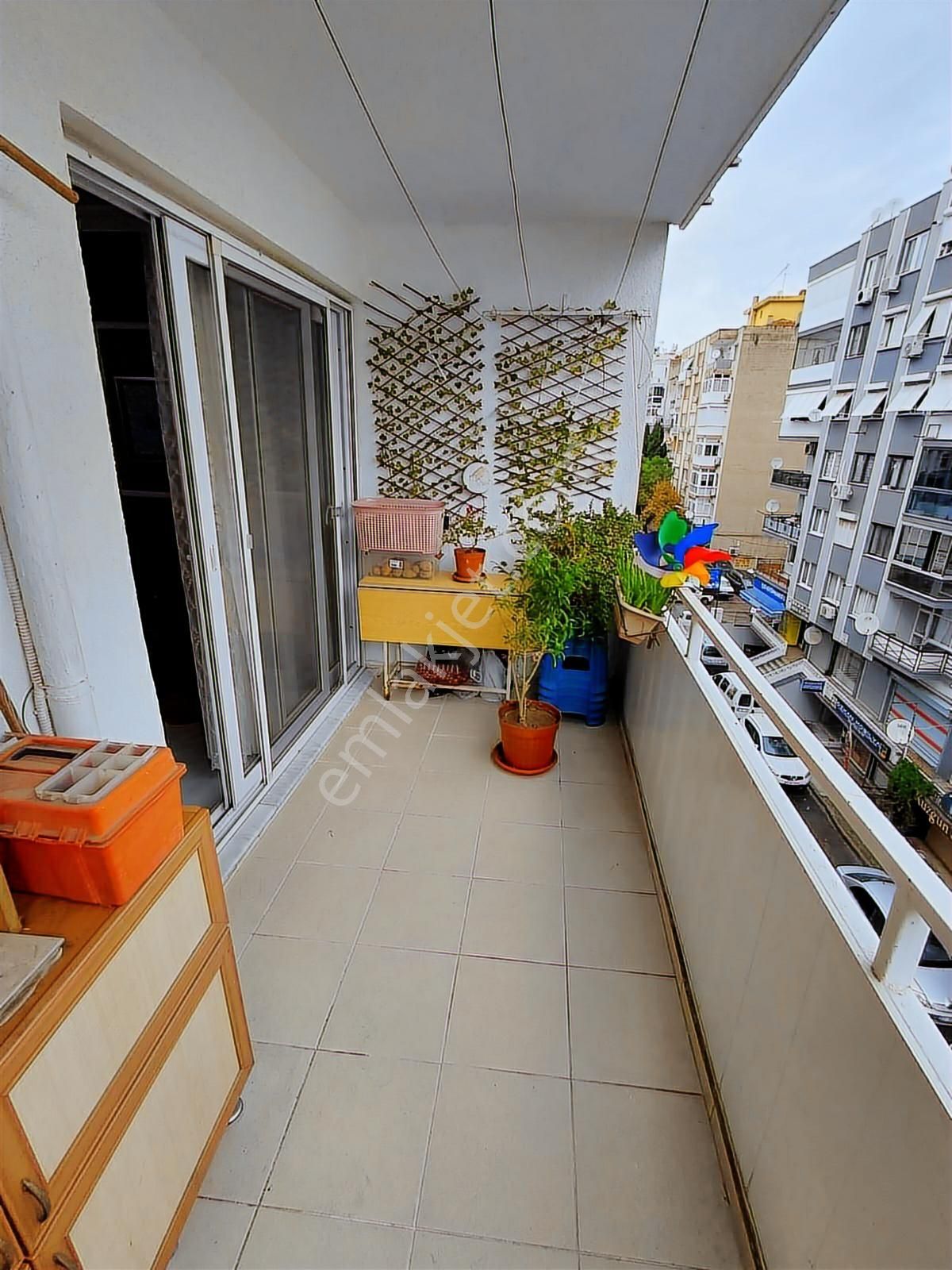 Zaimağa Caddesinde 3+1 Doğalgazlı Arakat Bakımlı - Görsel 10