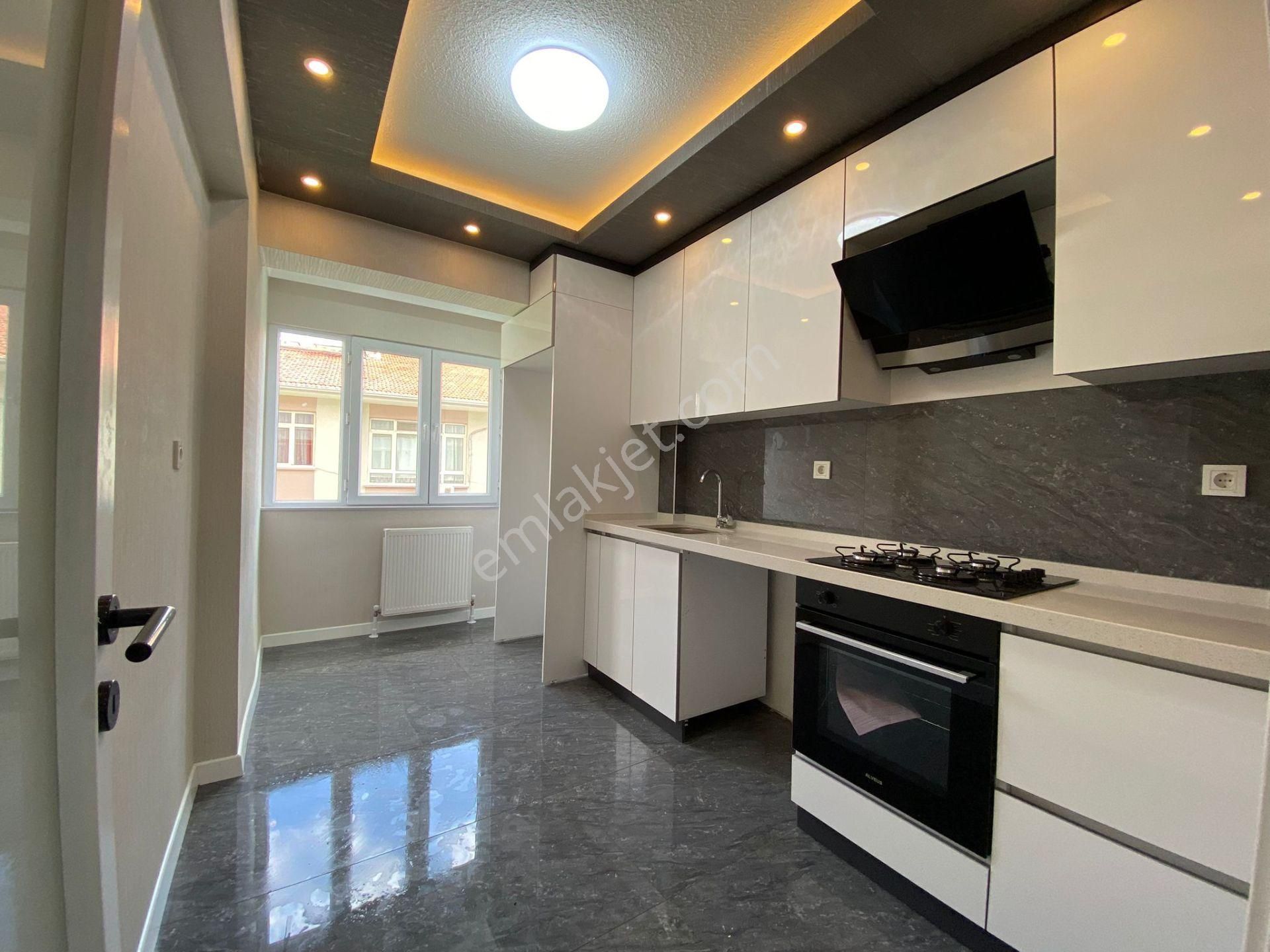 Aşağı Eğlence Göbek Yakını 3+1 Bağımsız Ultralüx Ortakat Çift Banyo - Görsel 2