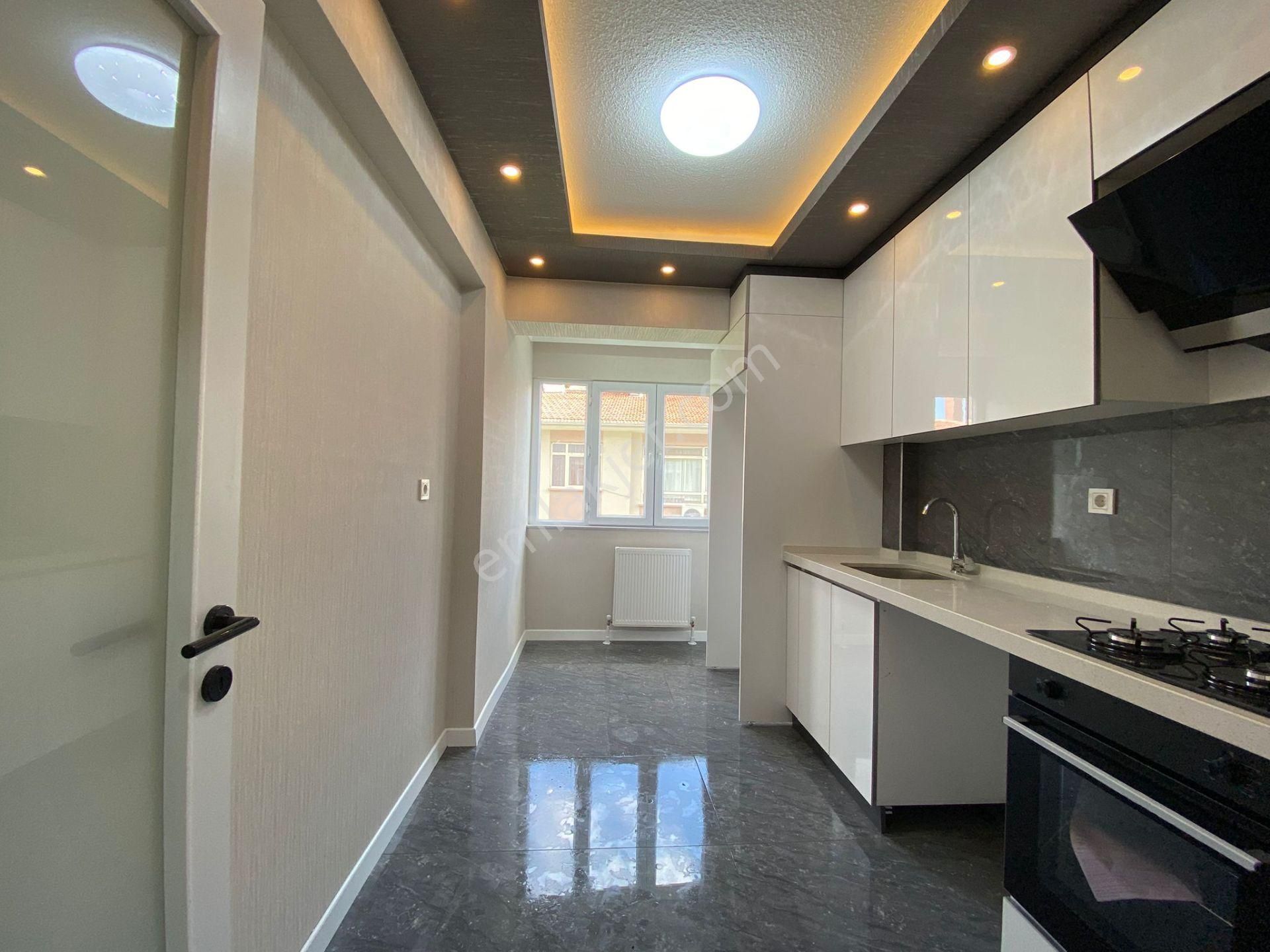 Aşağı Eğlence Göbek Yakını 3+1 Bağımsız Ultralüx Ortakat Çift Banyo - Görsel 3