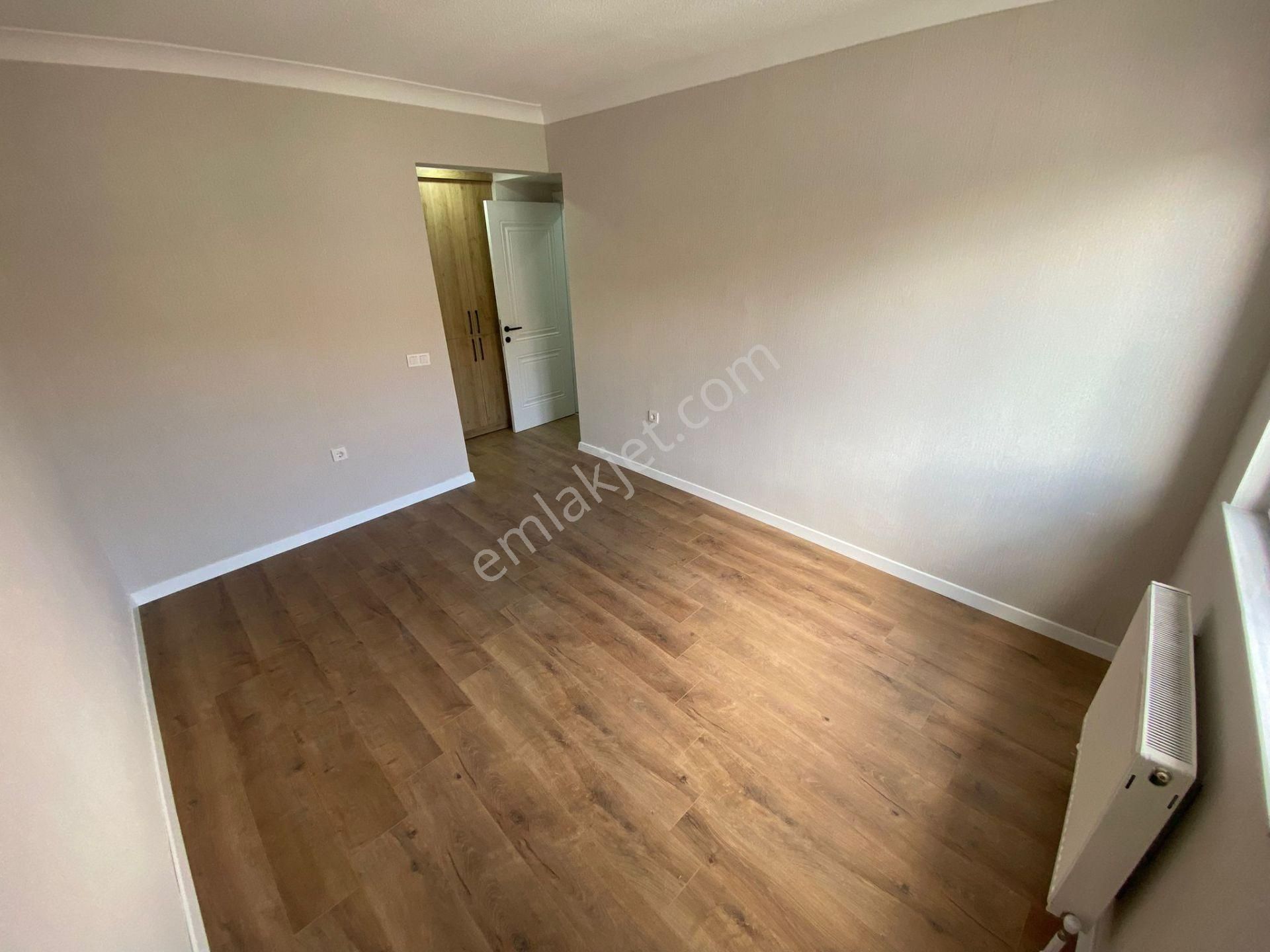 Aşağı Eğlence Göbek Yakını 3+1 Bağımsız Ultralüx Ortakat Çift Banyo - Görsel 11