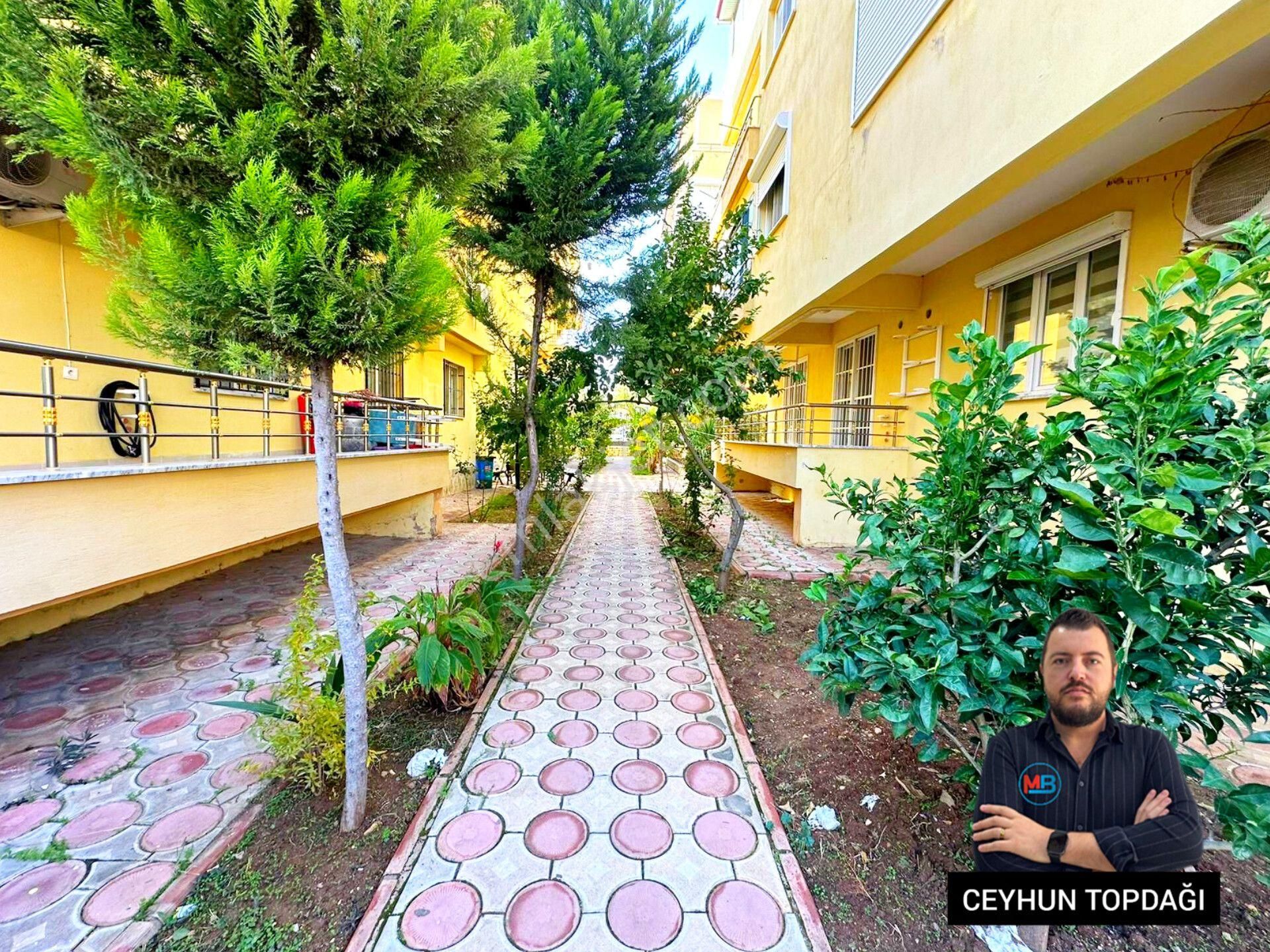 Didimde Satılık 2+1 Daire Ayrı Mutfak Yüksek Giriş Merkeze Yakın Bahçeli ! - Görsel 3
