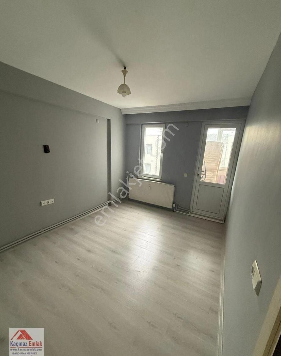 Bandırma İhsaniye Mahallesi Avm Ye Yakın 1+1 Satılık Daire