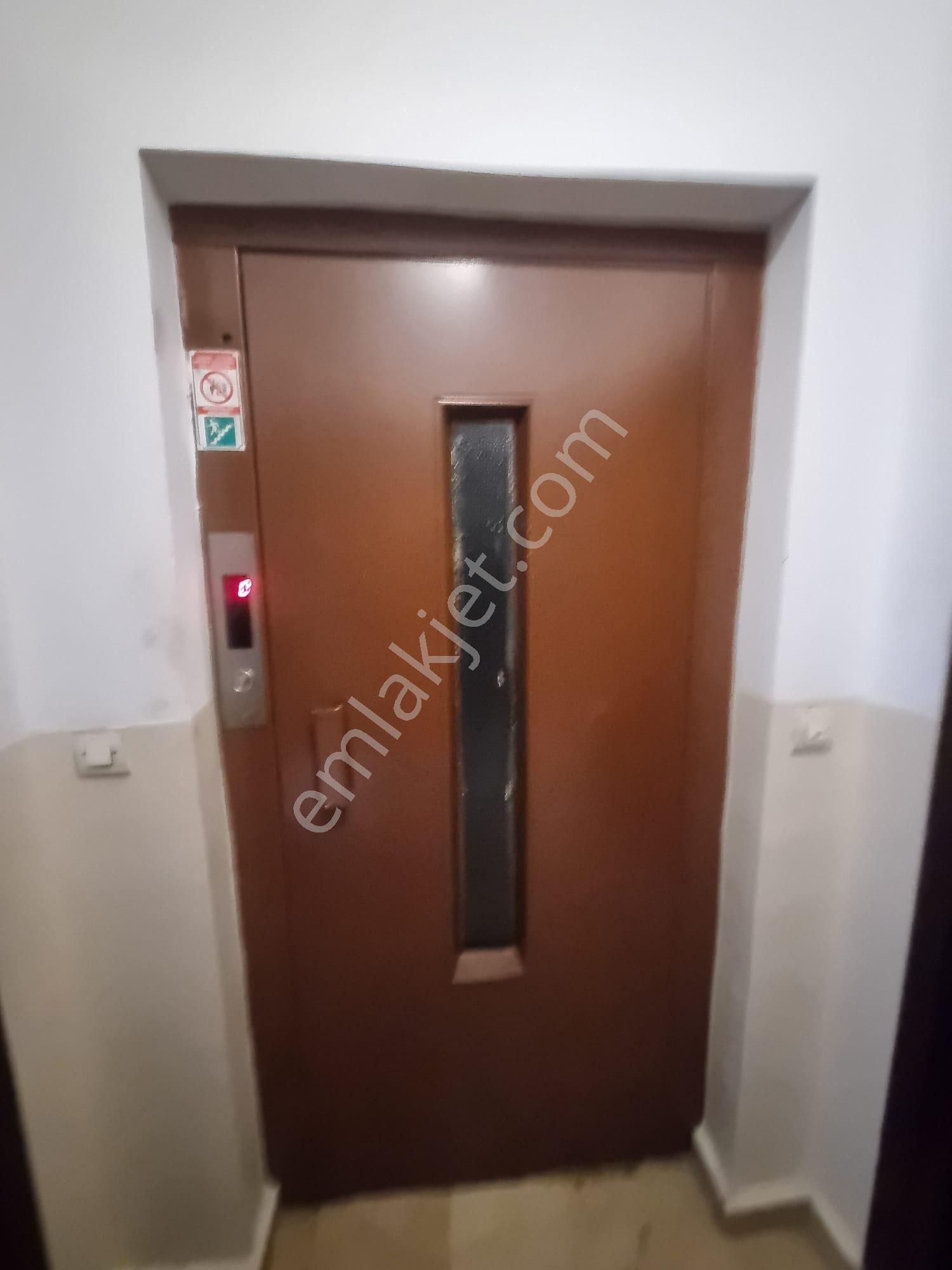 Ataşehir İçerenköy Bostancı Evlerinde Manzaralı 130m2 3+1 Daire - Görsel 31