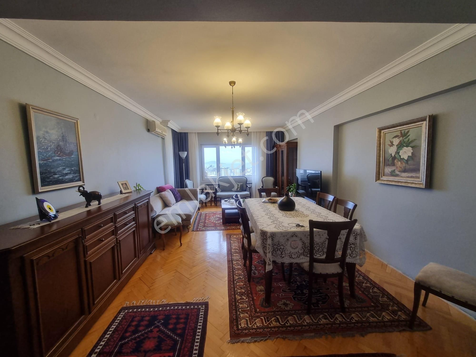 Ataşehir İçerenköy Bostancı Evlerinde Manzaralı 130m2 3+1 Daire