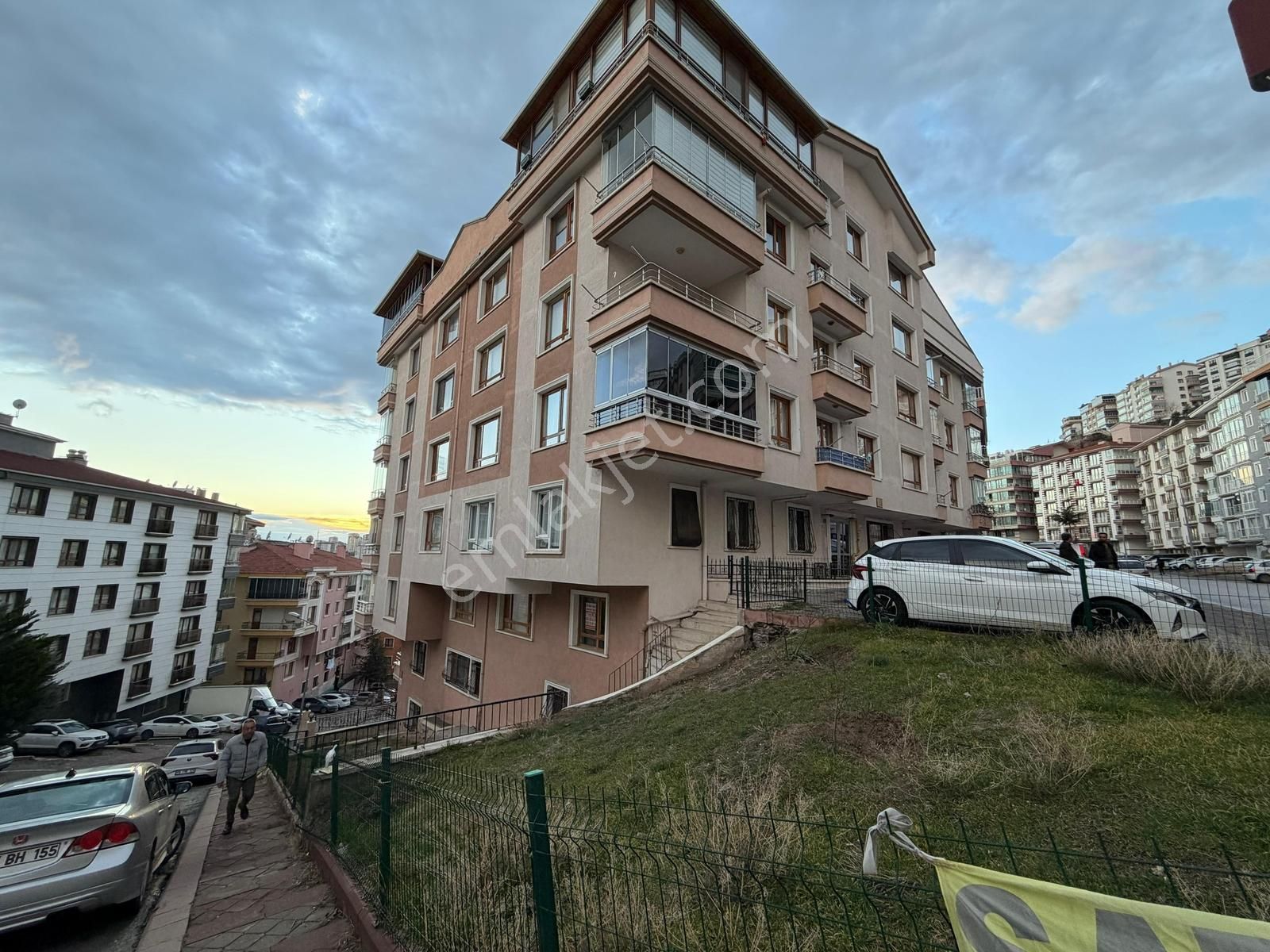 Kılıçsoy'dan Bağcı Cad. Köfteciyusuf Yanı 2+1 Altında 2 Kat Var - Görsel 15