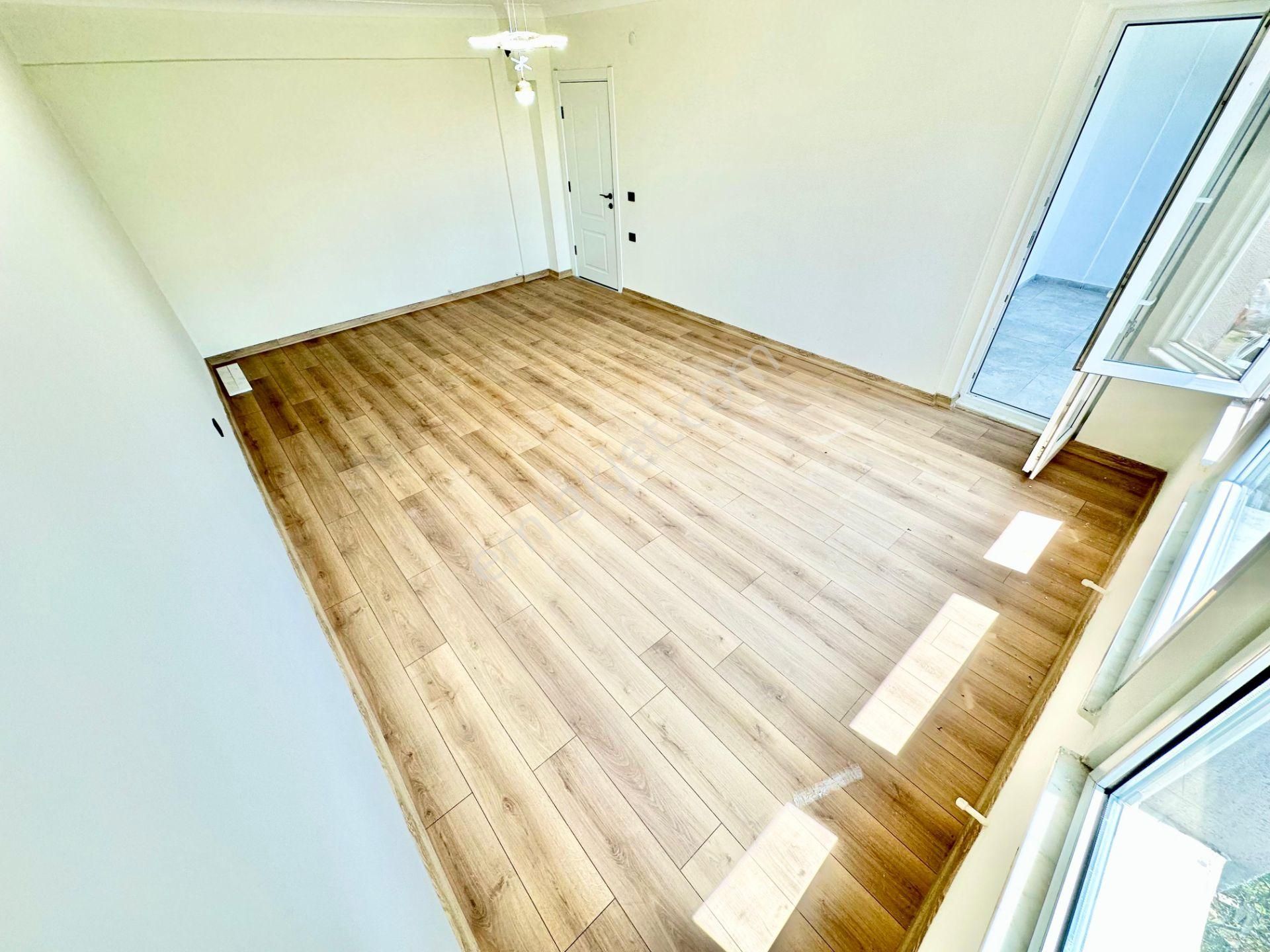 ꧁ay Emlak'tan꧂ Akçay'da Türk Hamamlı Şık Tasarımlı Ayrı Mutfaklı Ön Cephe Satılık 3+1 Geniş Daire - Görsel 11