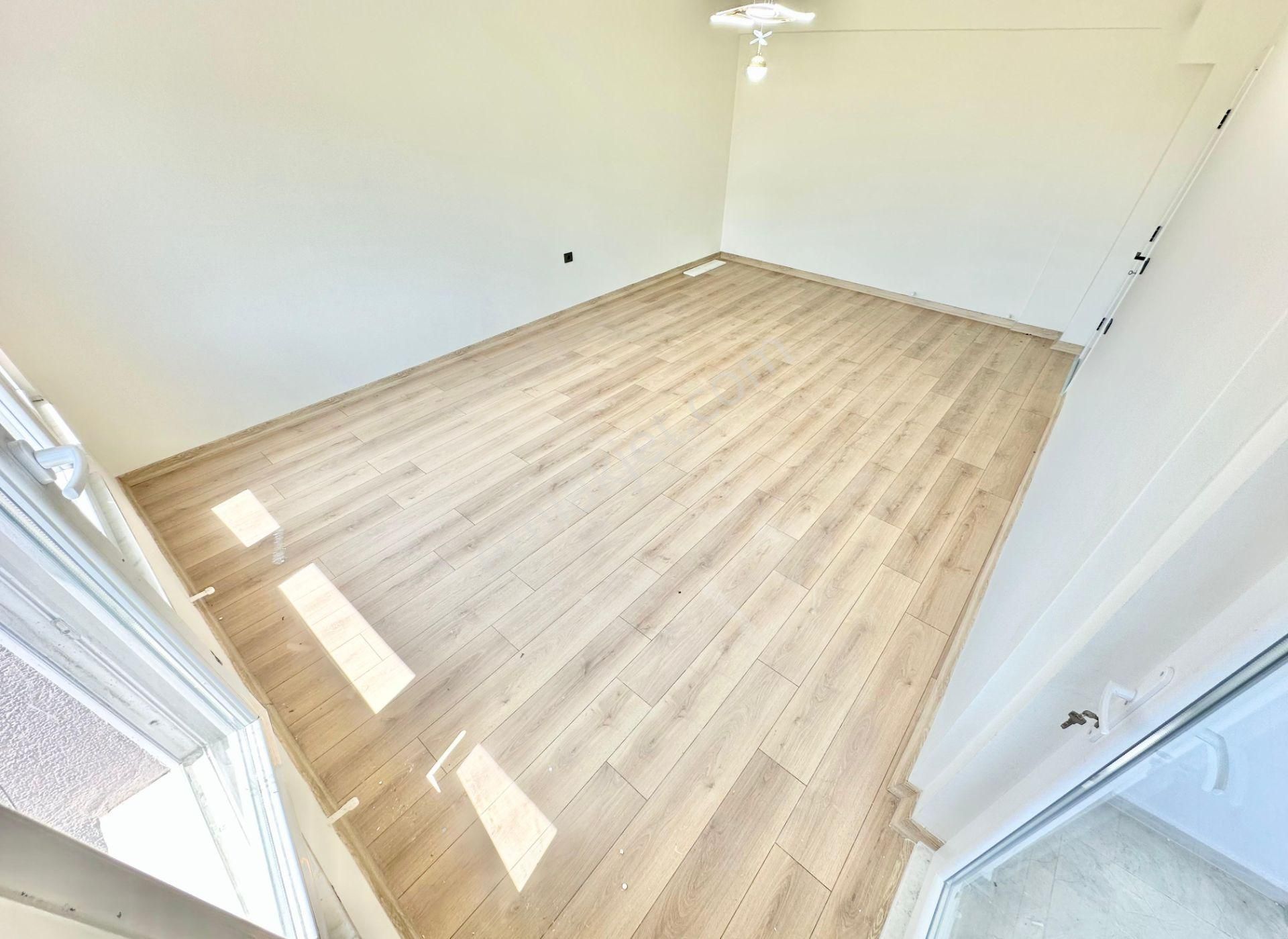 ꧁ay Emlak'tan꧂ Akçay'da Türk Hamamlı Şık Tasarımlı Ayrı Mutfaklı Ön Cephe Satılık 3+1 Geniş Daire - Görsel 28