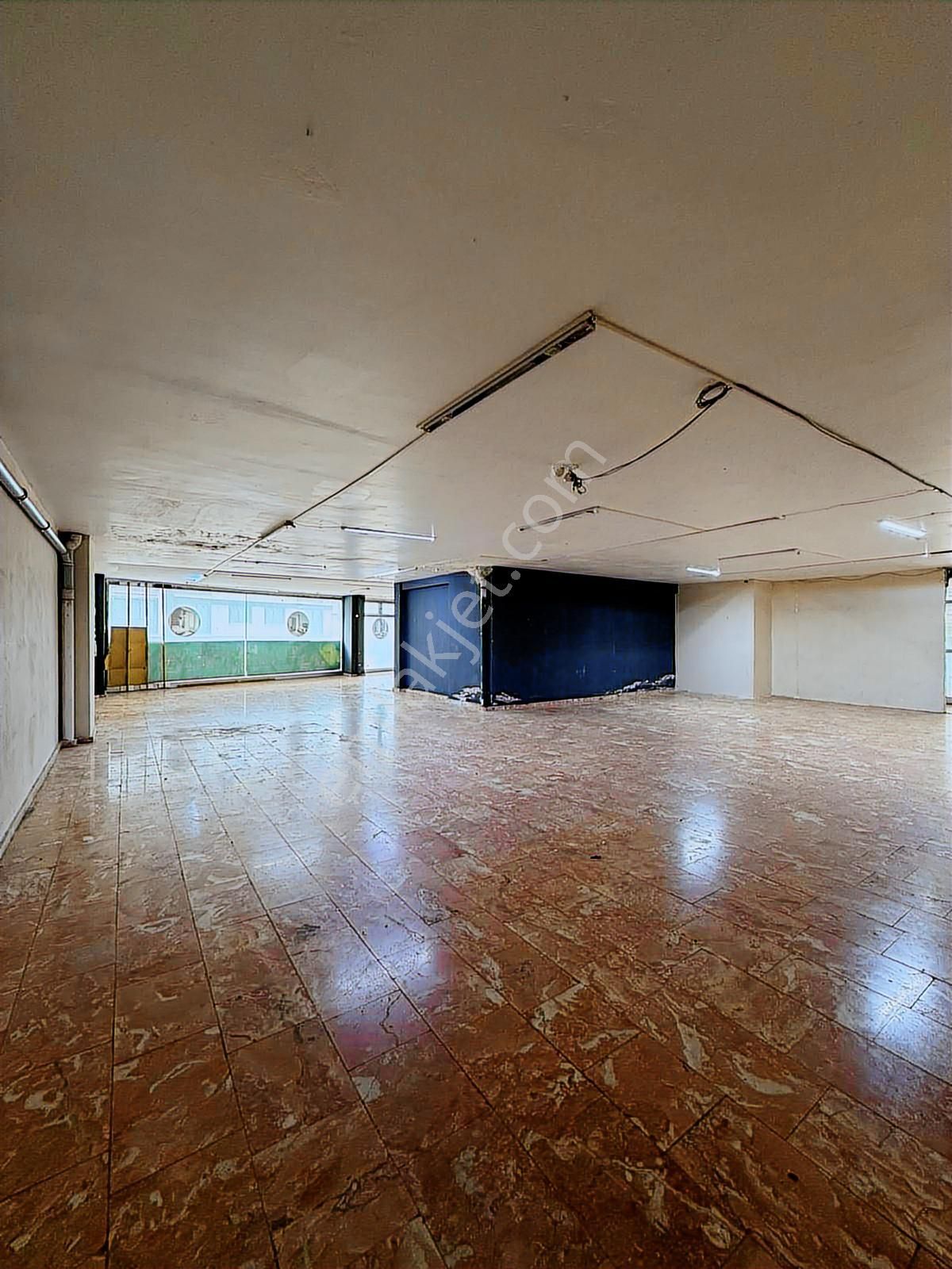 Üçevler'de Üç Katlı Net 1000m2li Cadde Üzeri Kiralık Dükkan - Görsel 32