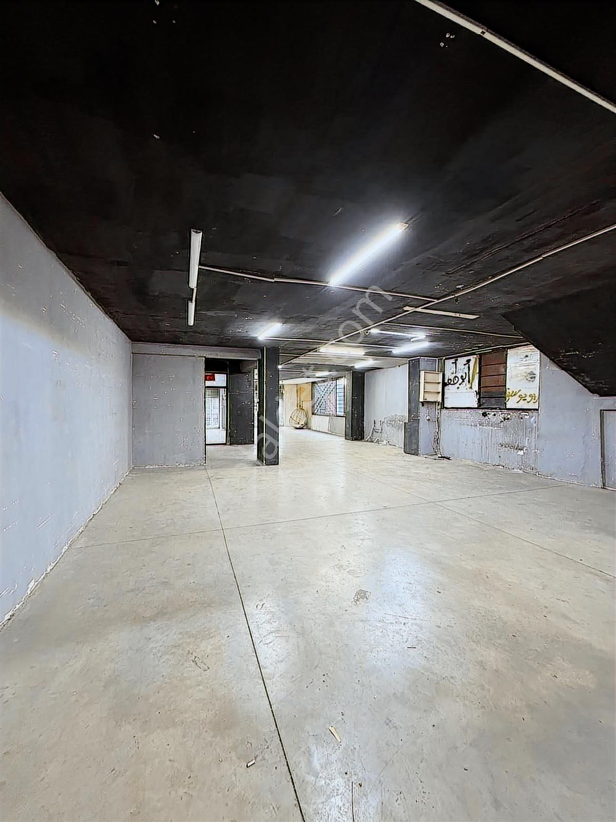 Üçevler'de Üç Katlı Net 1000m2li Cadde Üzeri Kiralık Dükkan - Görsel 11