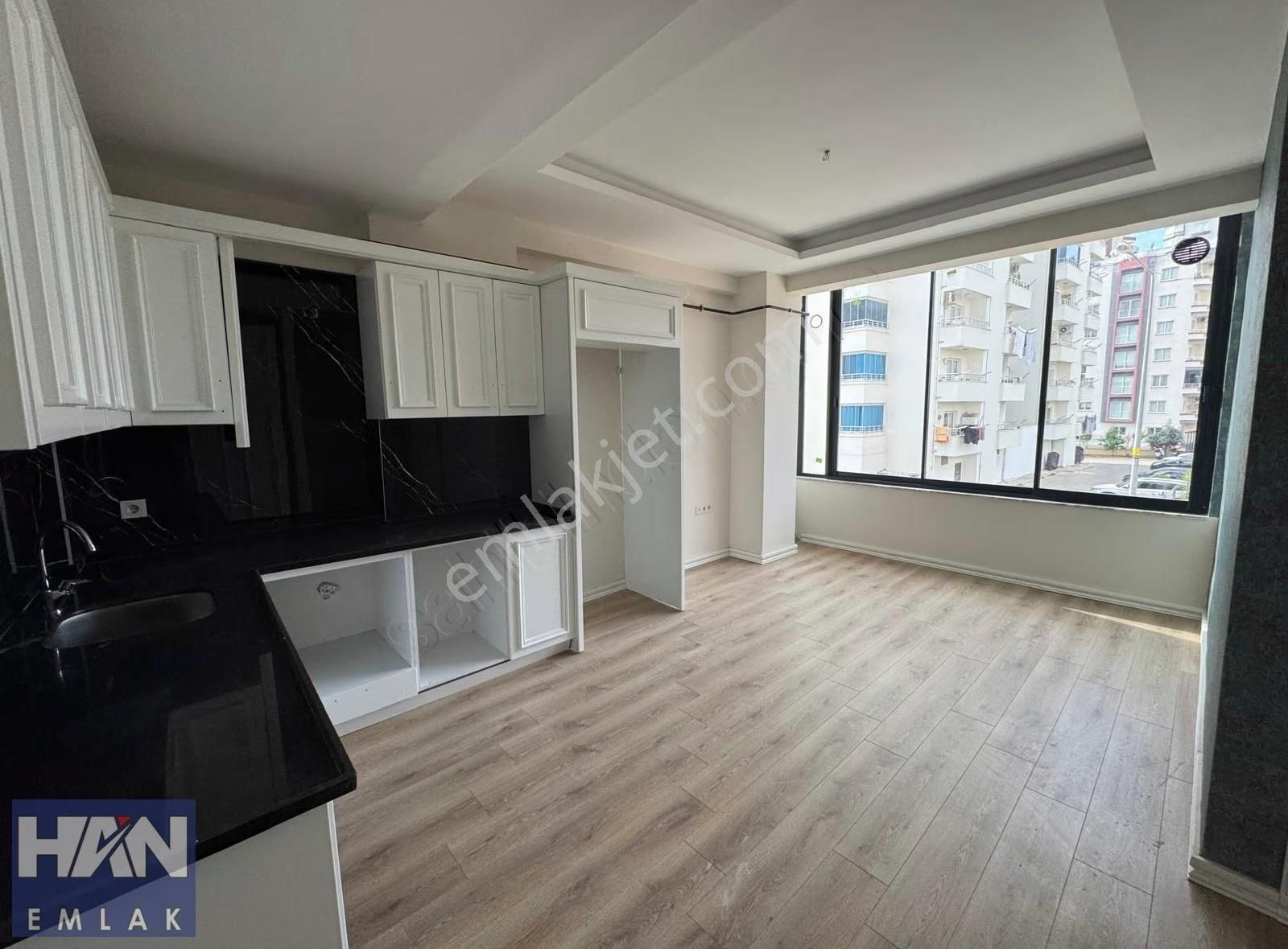 Han Emlak'tan Akdeniz Mah'de Site İçi 2+1 Satılık Daire