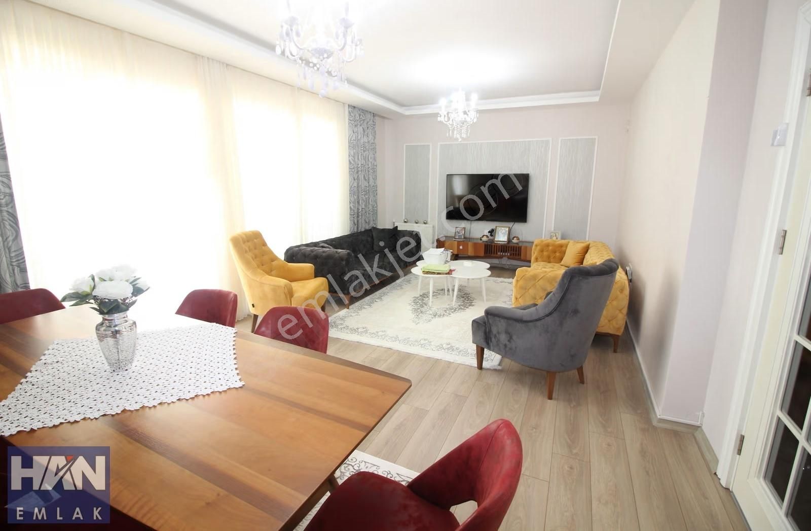 Han Emlak'tan Yeni Mahalle'de Doğalgazlı Merkezi Konumda 4+1