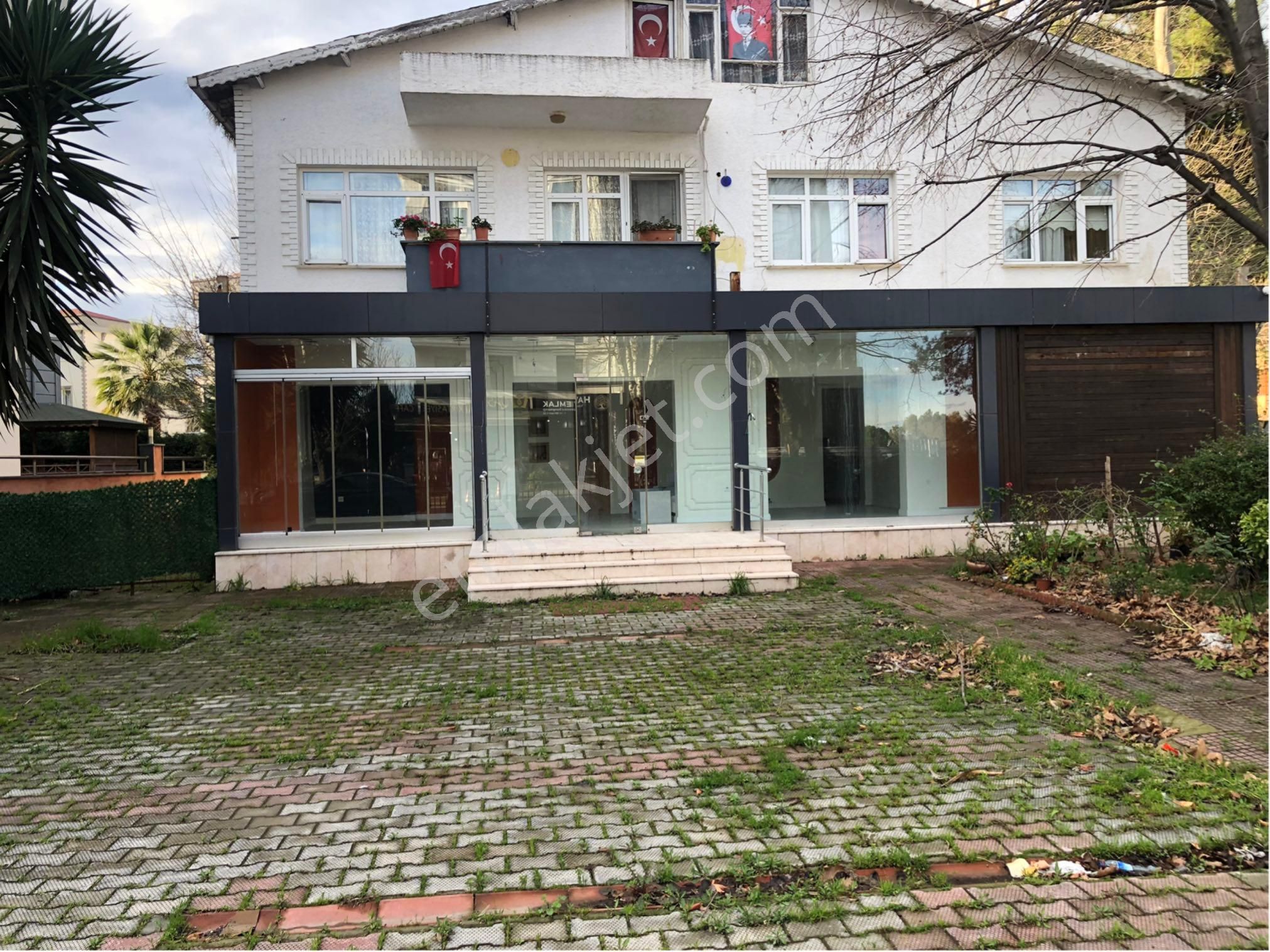 Tuzla İstasyon Caddesi’nde Prestijli, 7 Odalı, 150 M² Kurumsala Kiralık