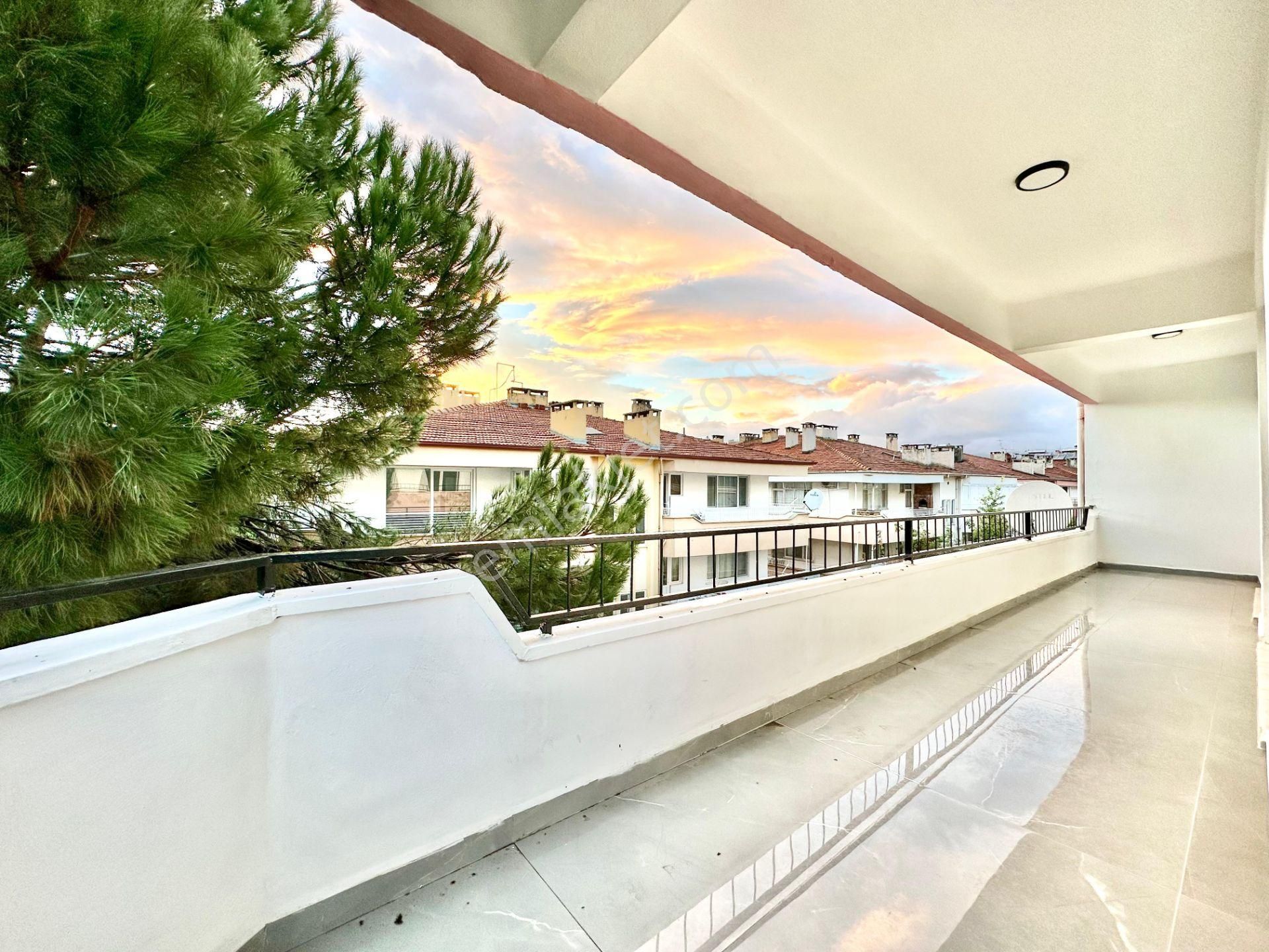 ꧁ay Emlak'tan꧂akçay'da Ön Cephe Arakat Çift Banyolu Ayrı Mutfak Satılık 2+1 Doğa Manzaralı Daire - Görsel 34